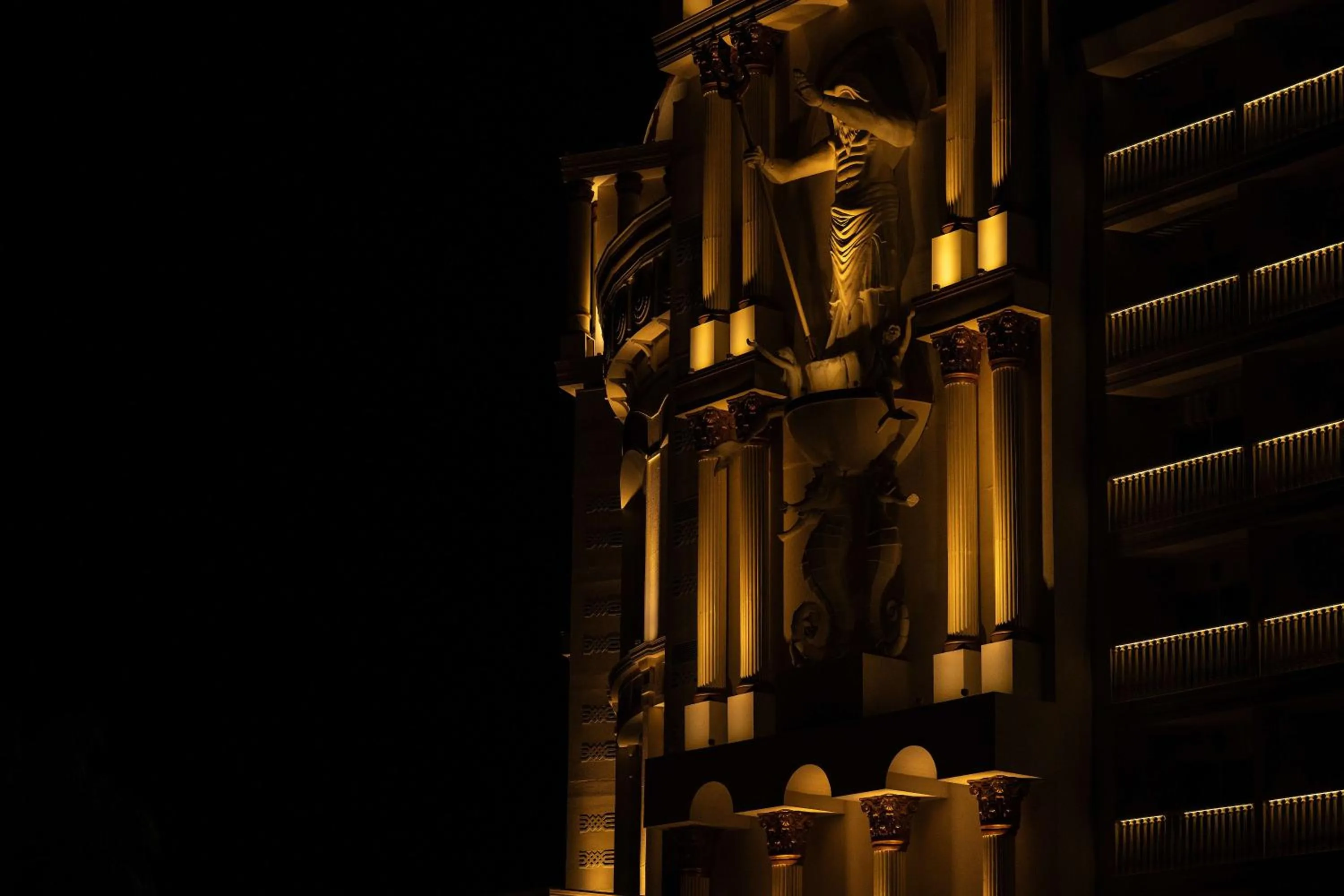 Property building in Oz Hotels Sui