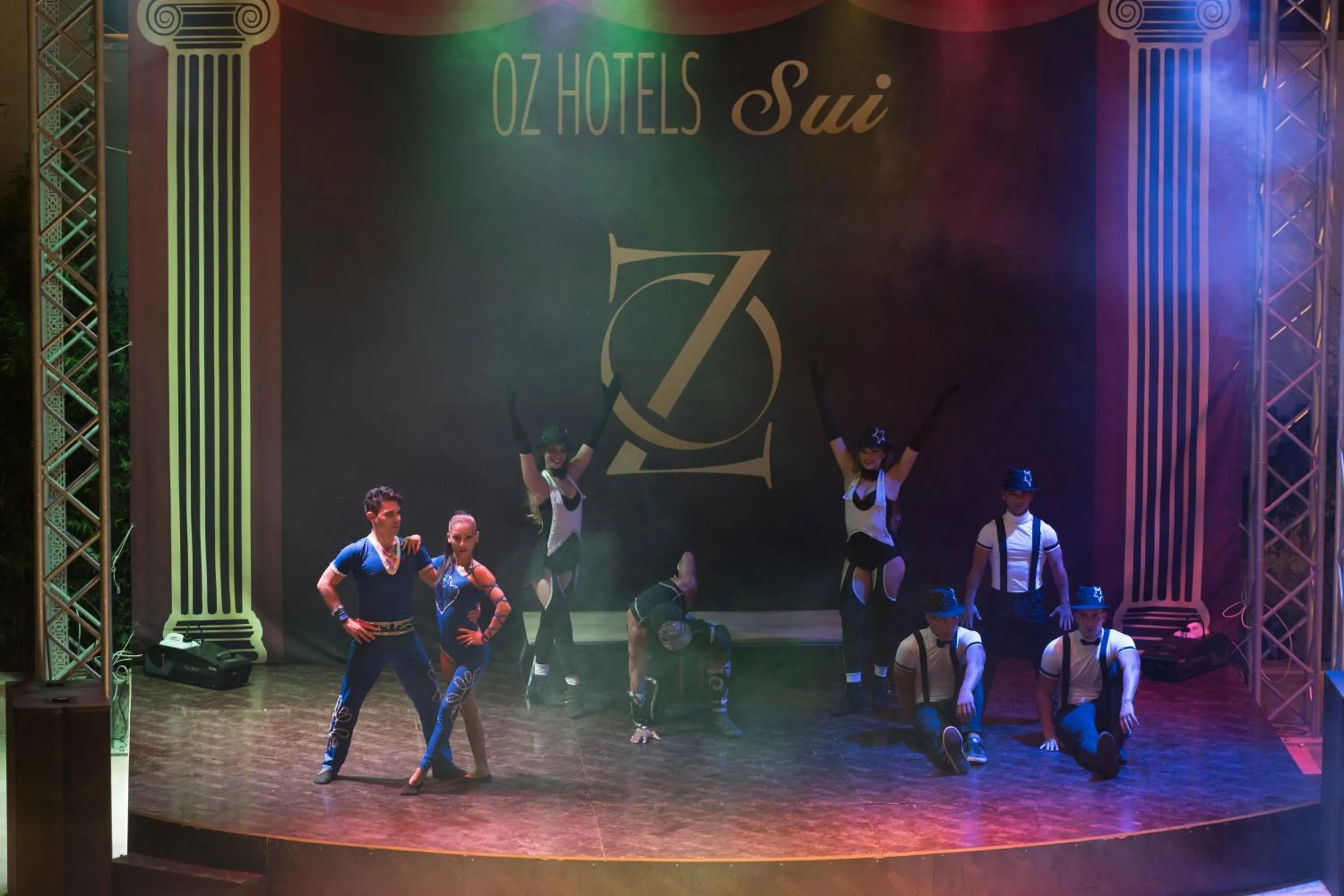Entertainment in Oz Hotels Sui