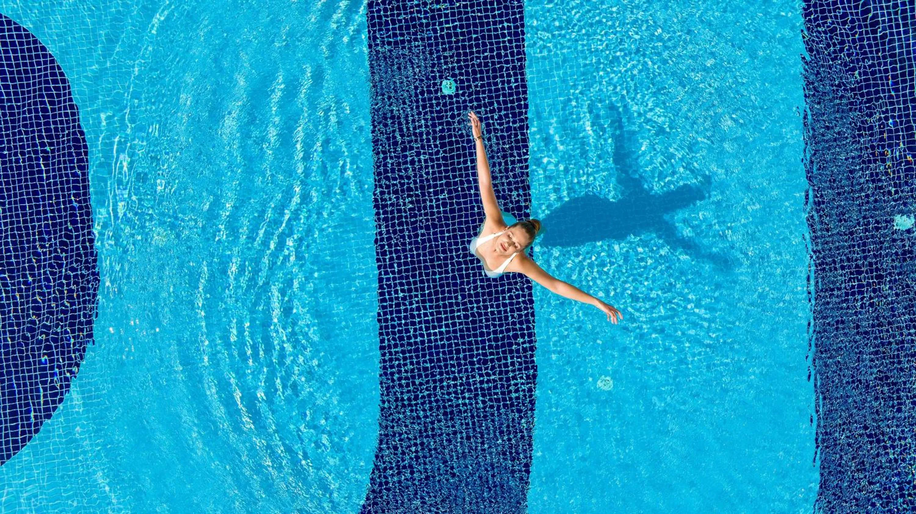 Pool view in Oz Hotels Sui