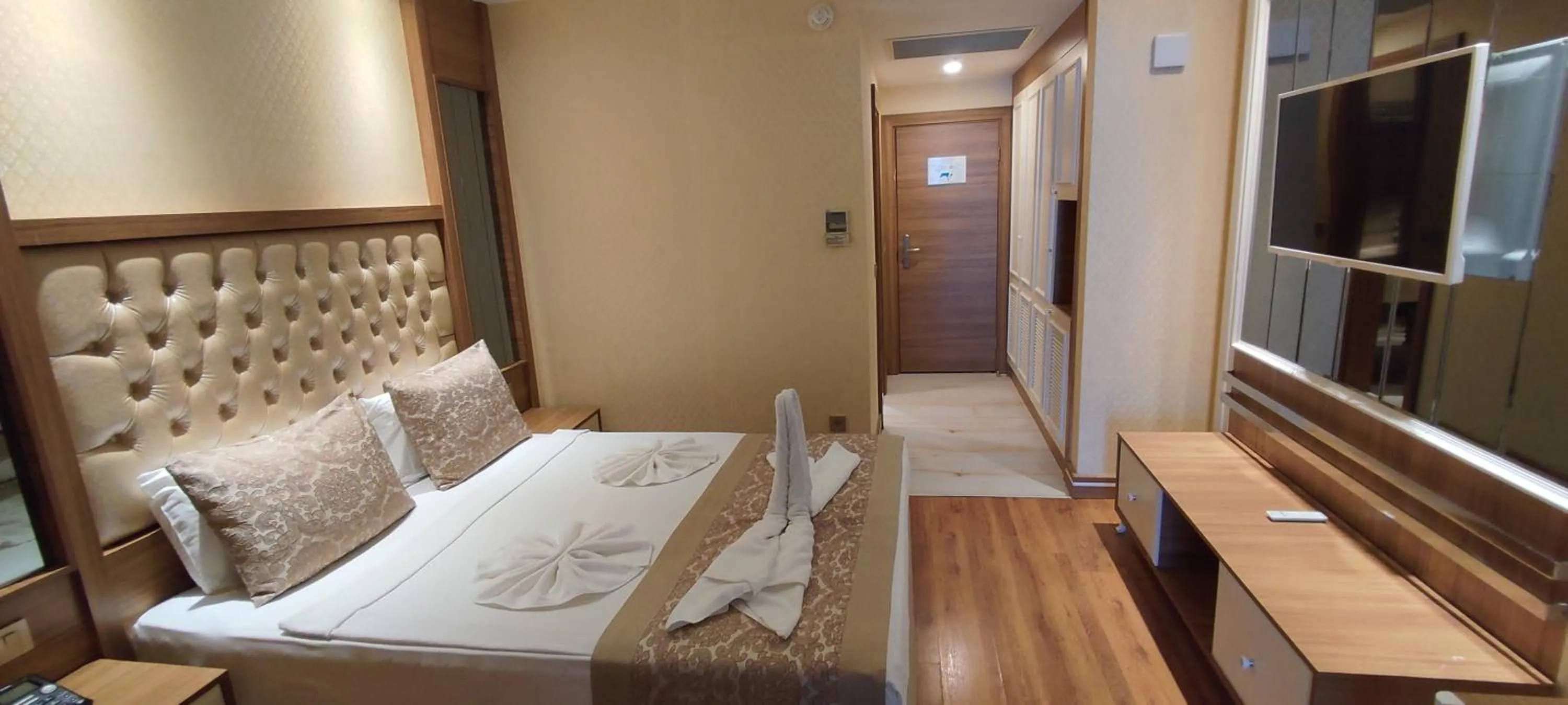 Family, Bed in Oz Hotels Sui