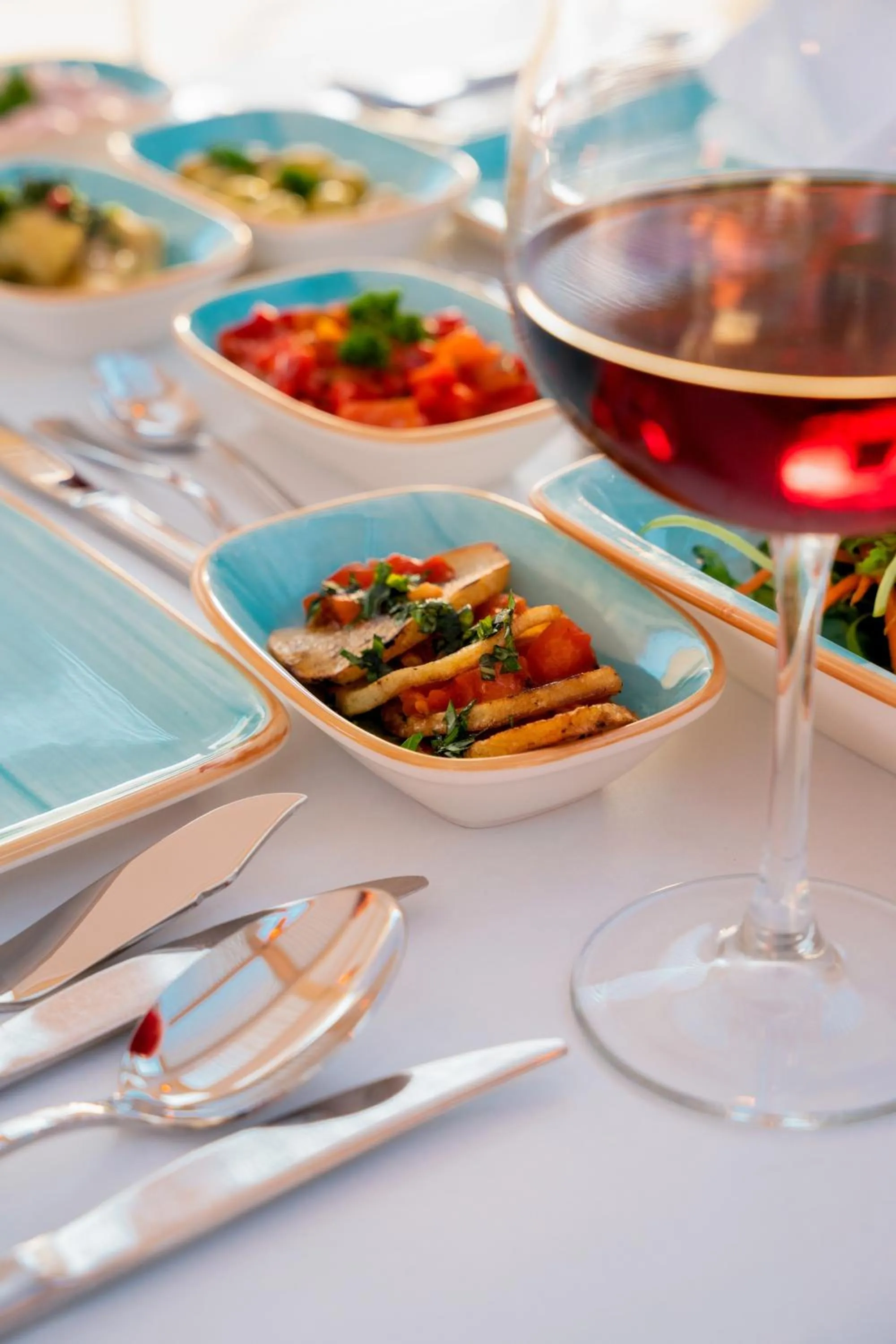 Food and drinks in Oz Hotels Sui