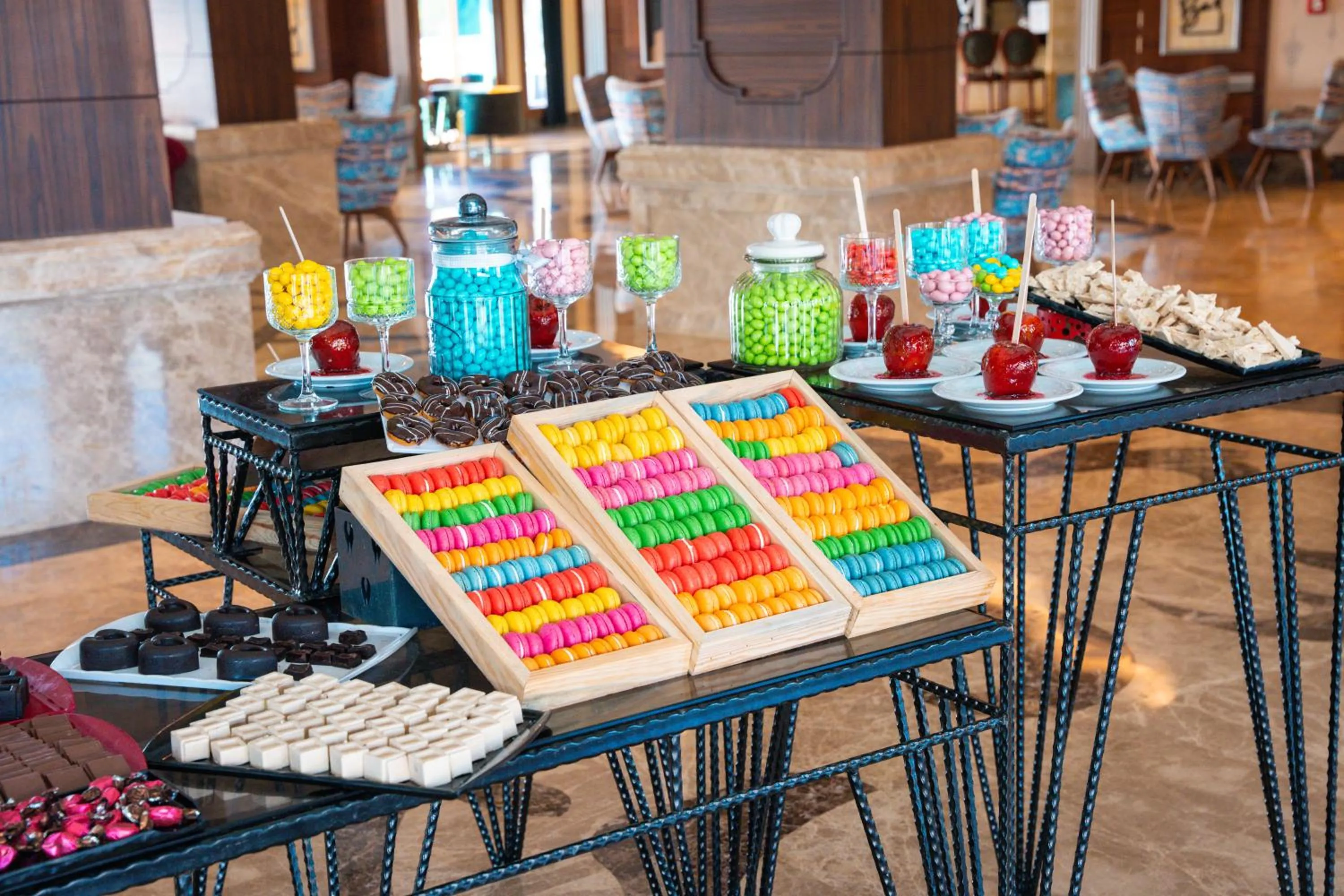 Food and drinks in Oz Hotels Sui