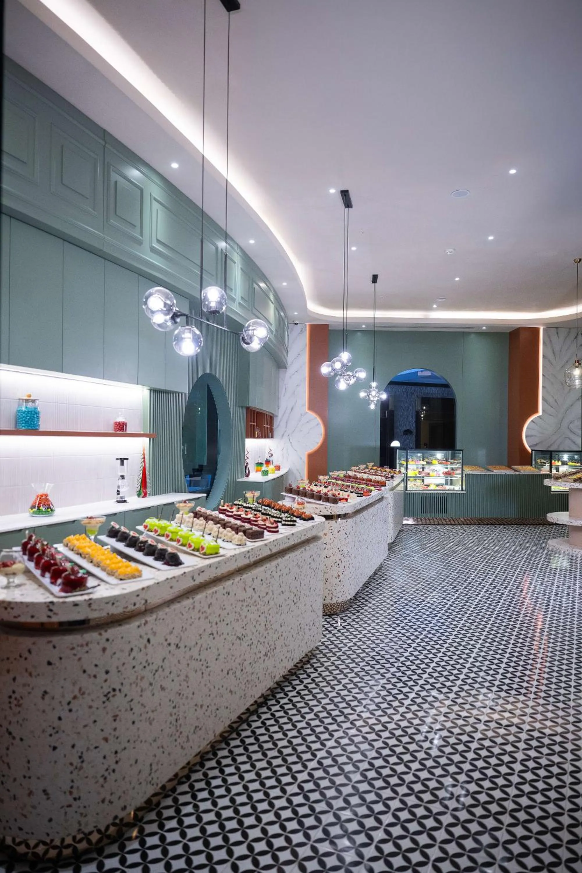 Restaurant/places to eat in Oz Hotels Sui