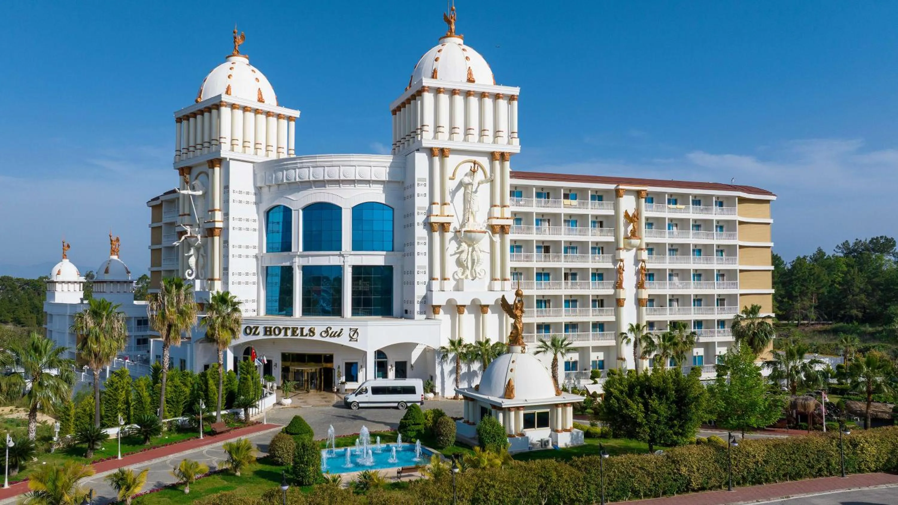 Property building in Oz Hotels Sui