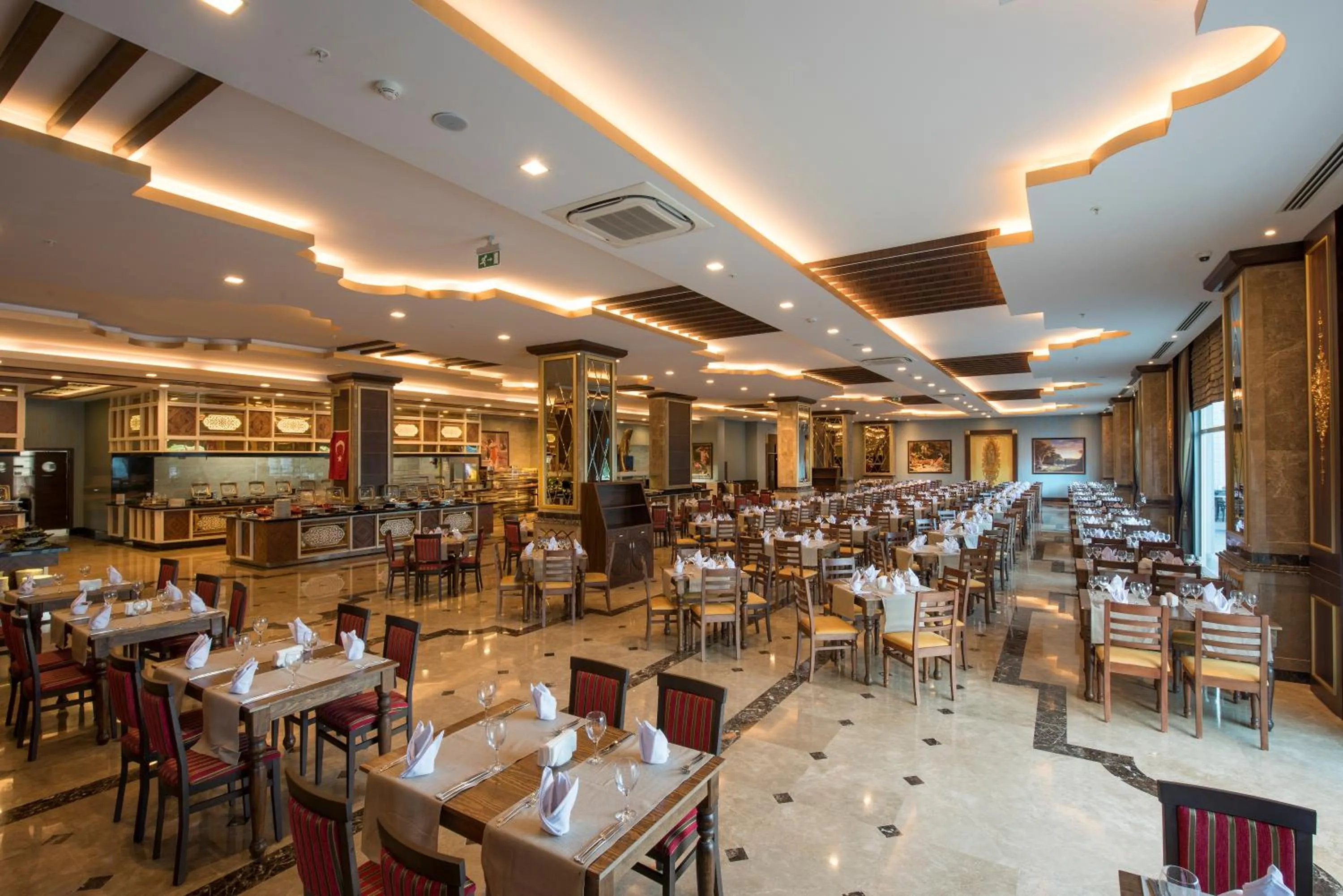 Restaurant/places to eat in Oz Hotels Sui