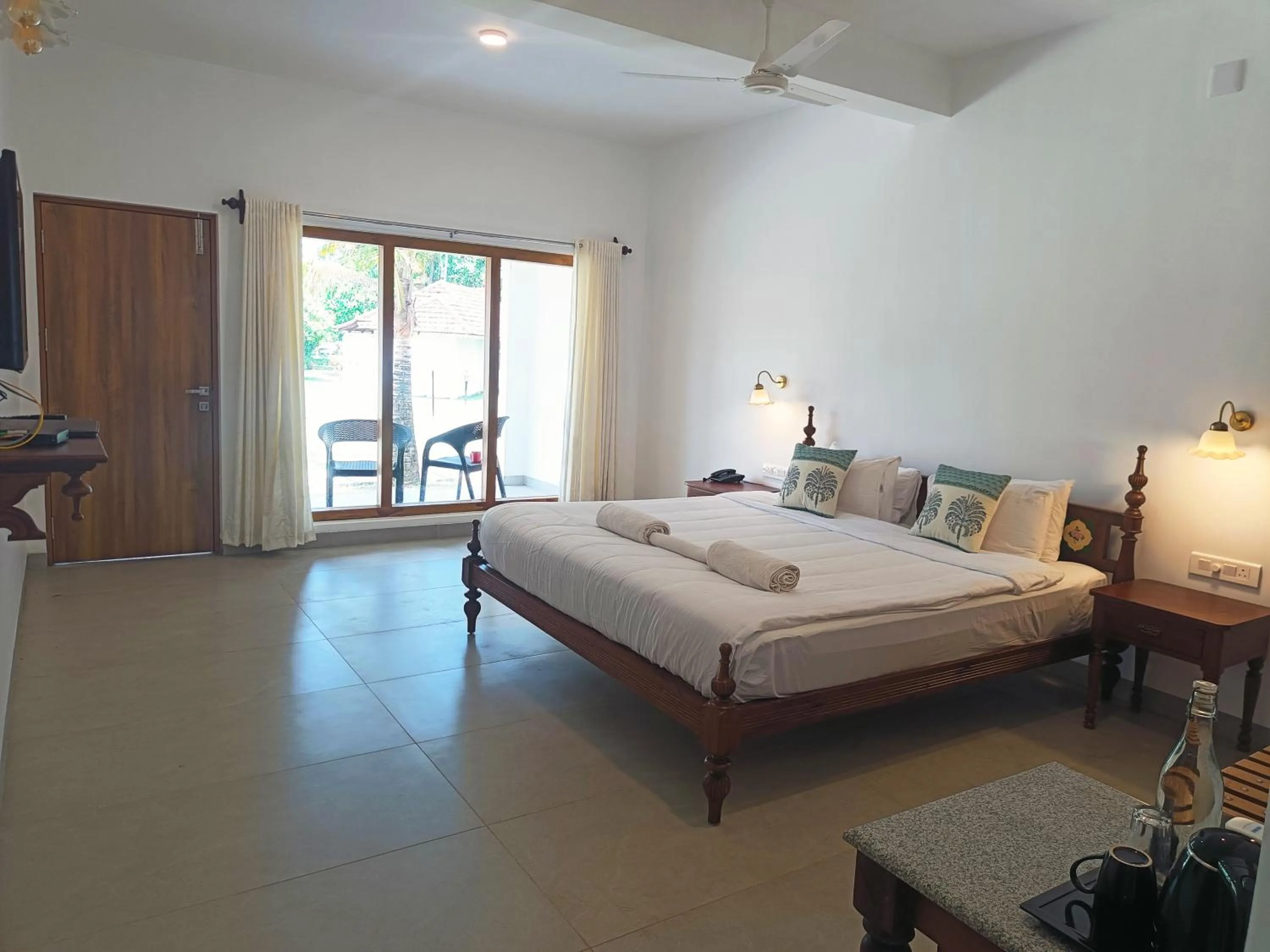 Photo of the whole room, Bed in Palmgrove Lake Resort