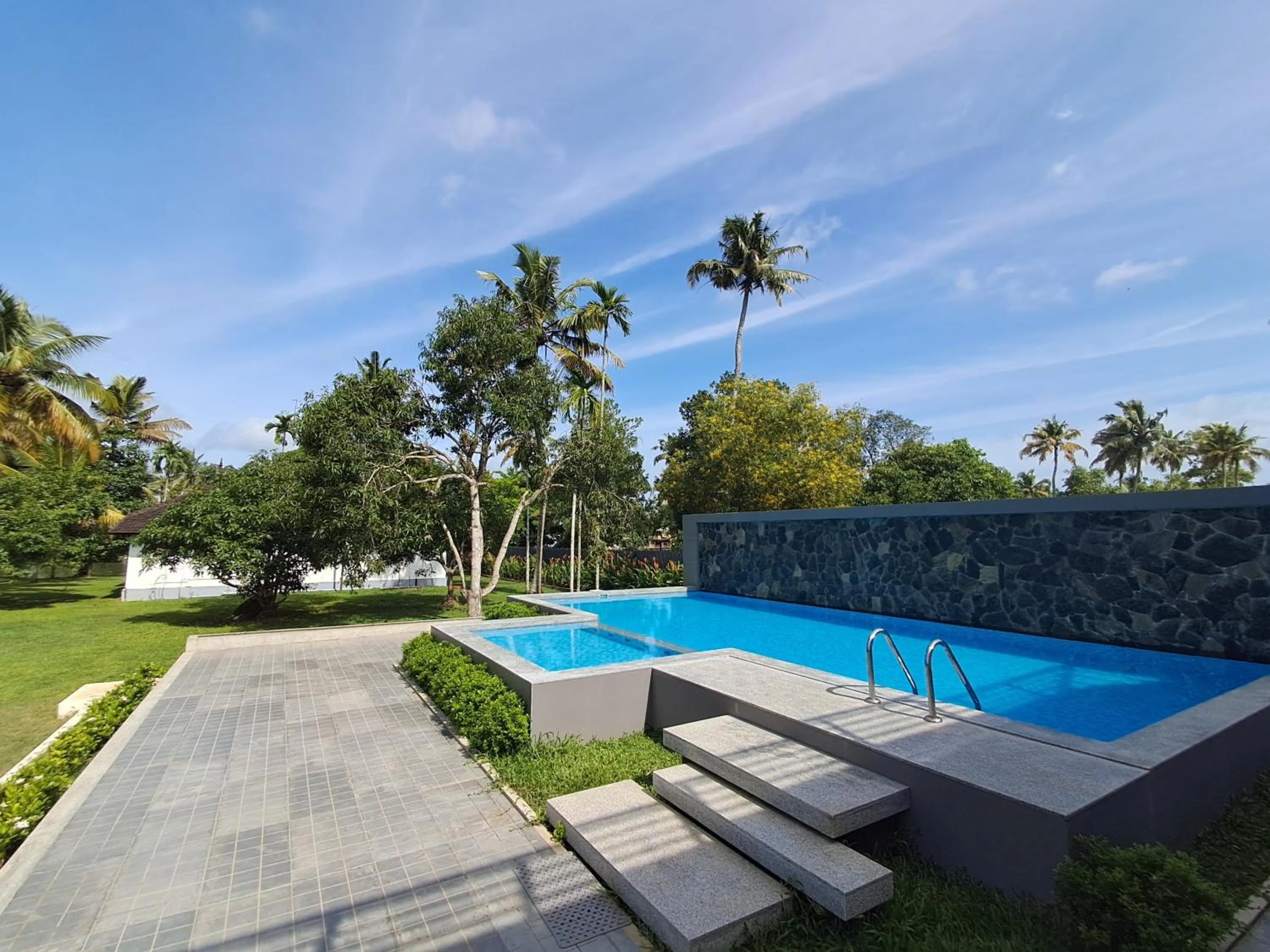 Palmgrove Lake Resort