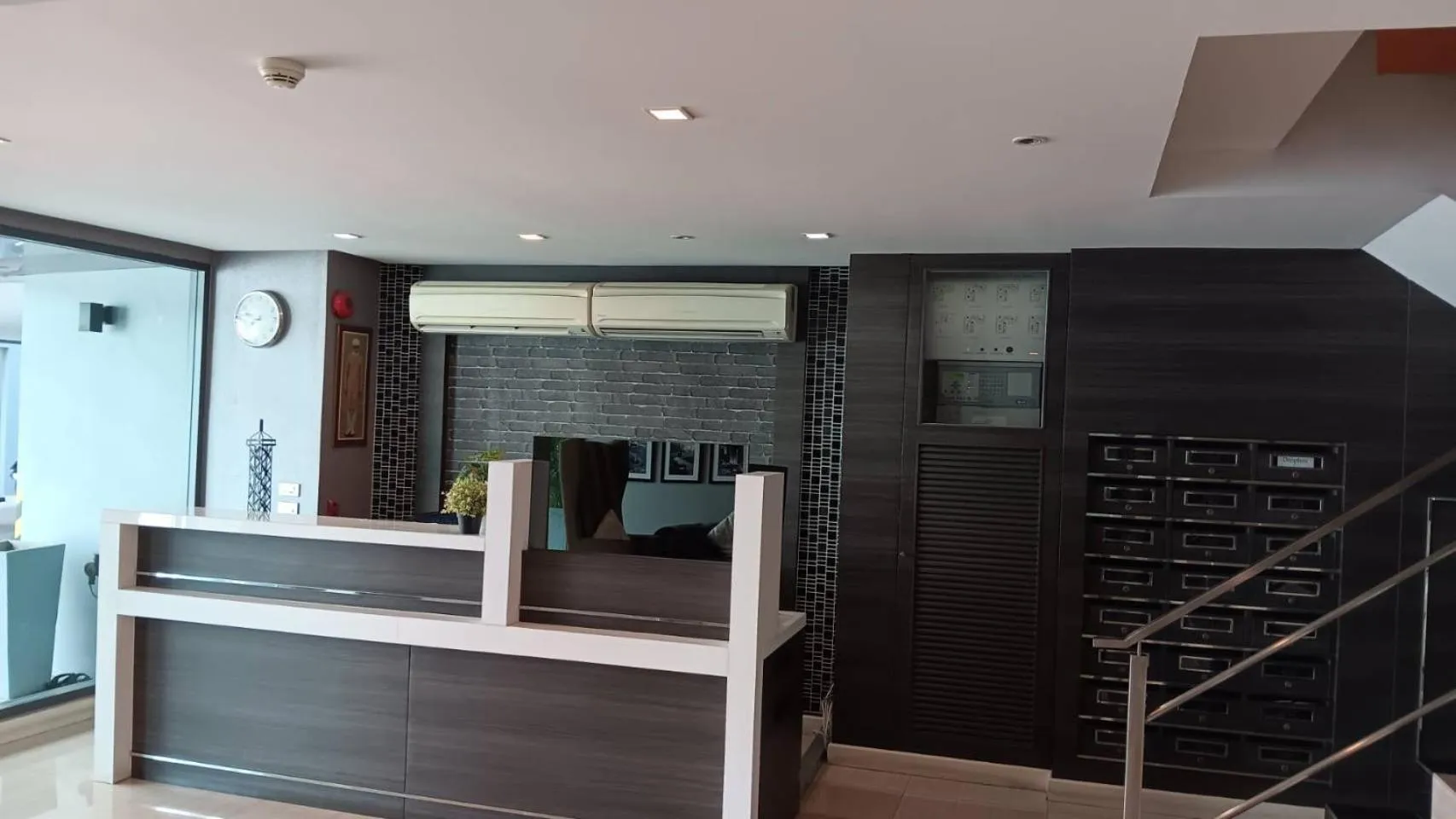 Facade/entrance in J Residence Thonglor 8