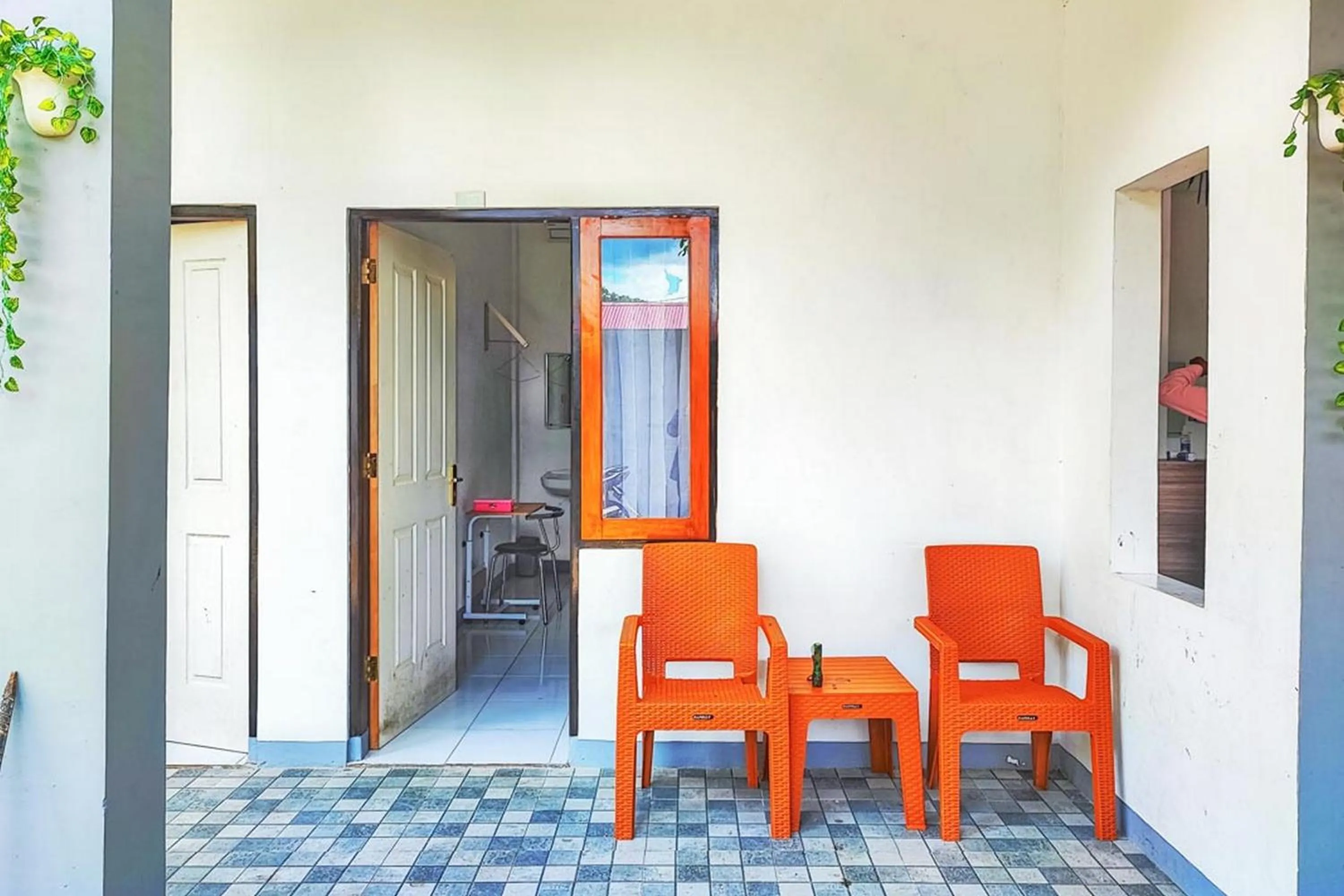 Shekinah Homestay & Cafe Waikabubak RedPartner