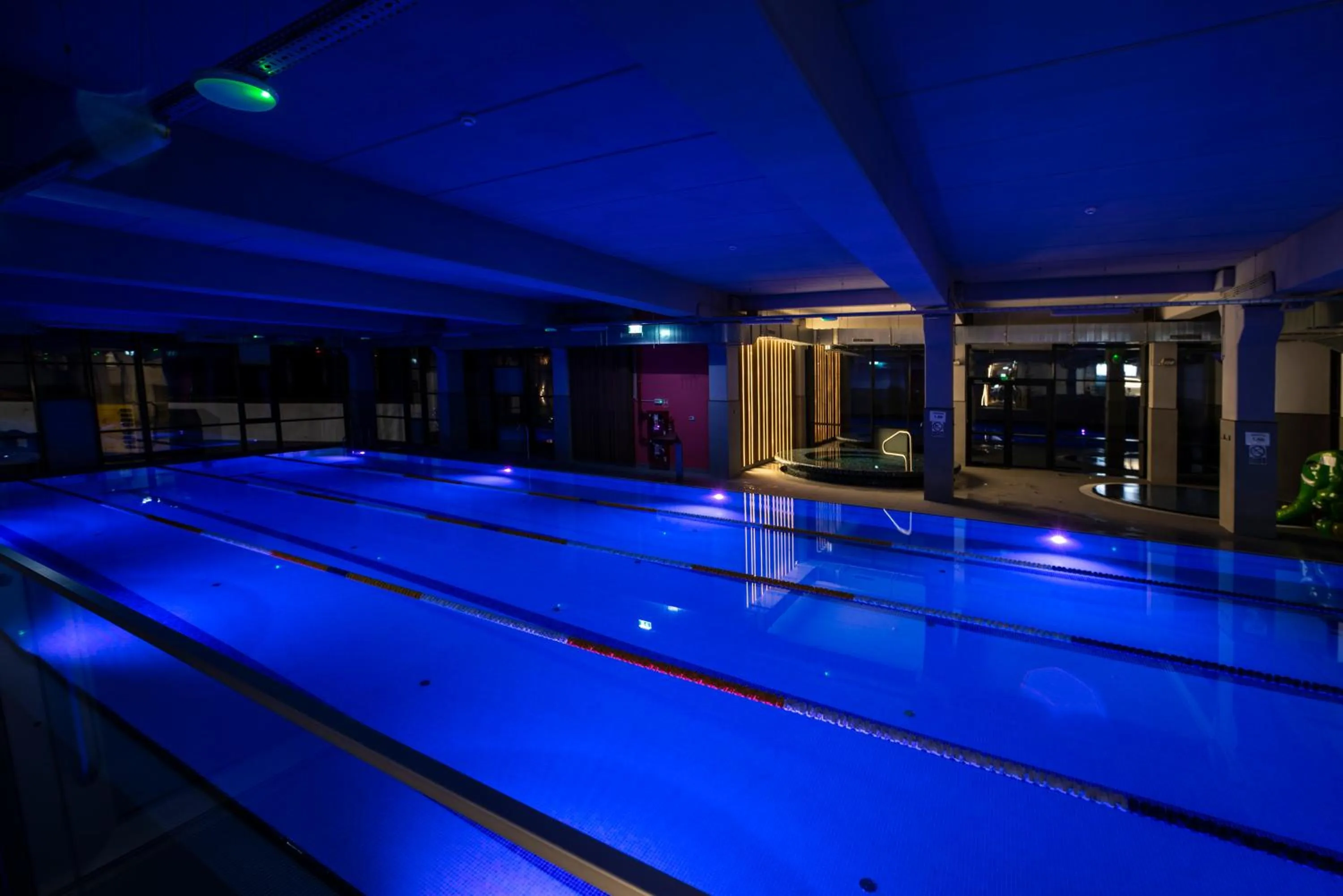 Swimming pool in Hotel Boutique Aquarel