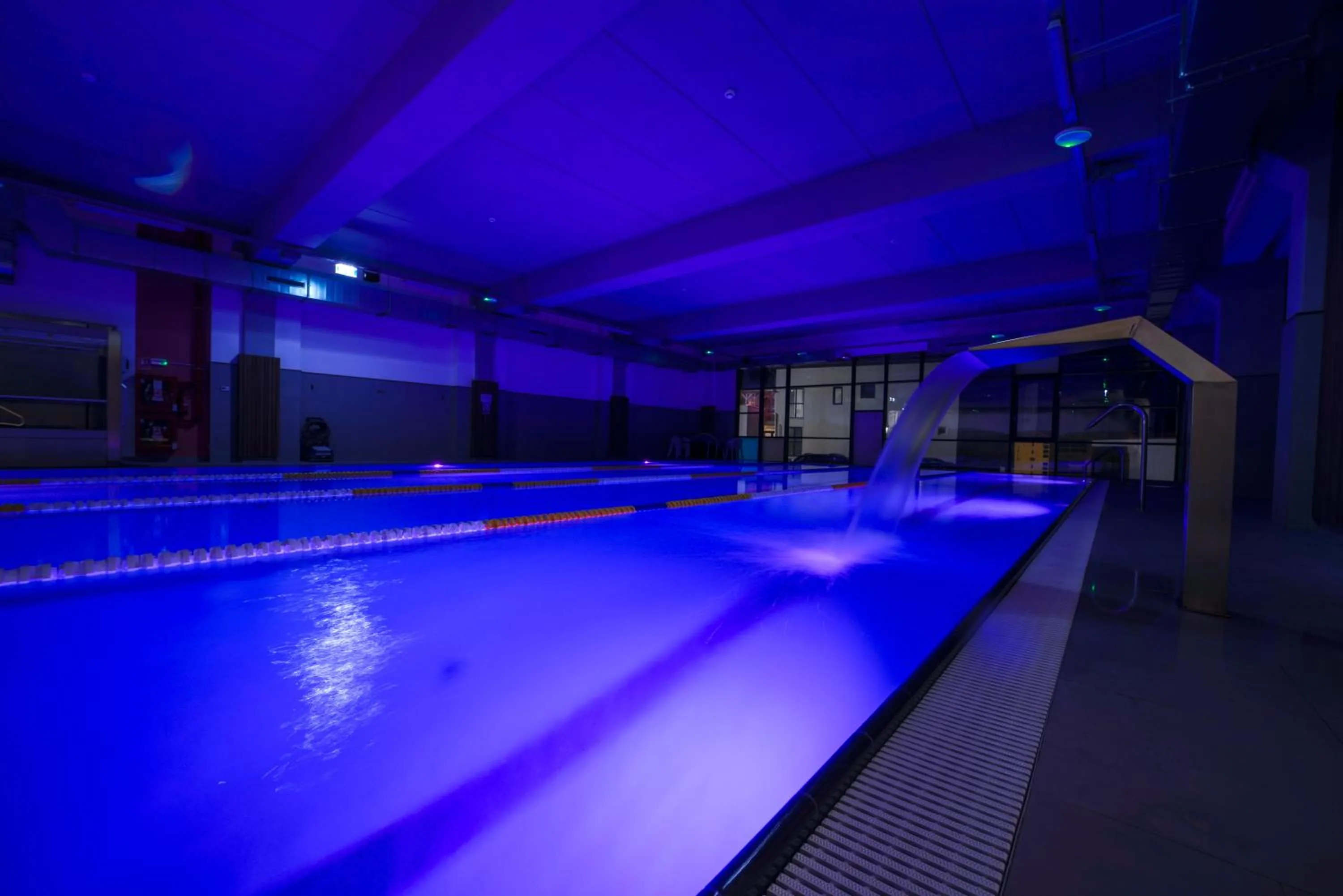 Swimming pool in Hotel Boutique Aquarel