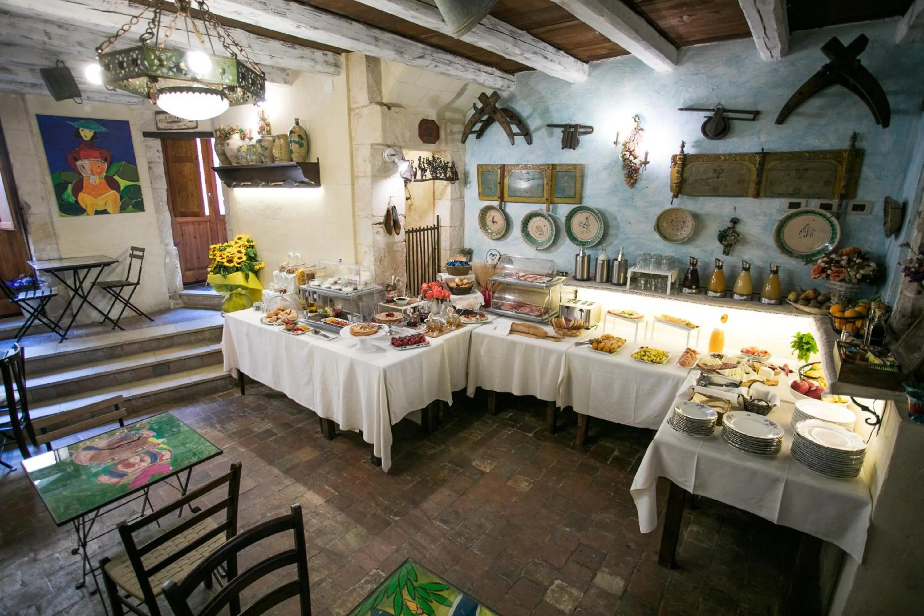 Buffet breakfast in Hotel Henry's House