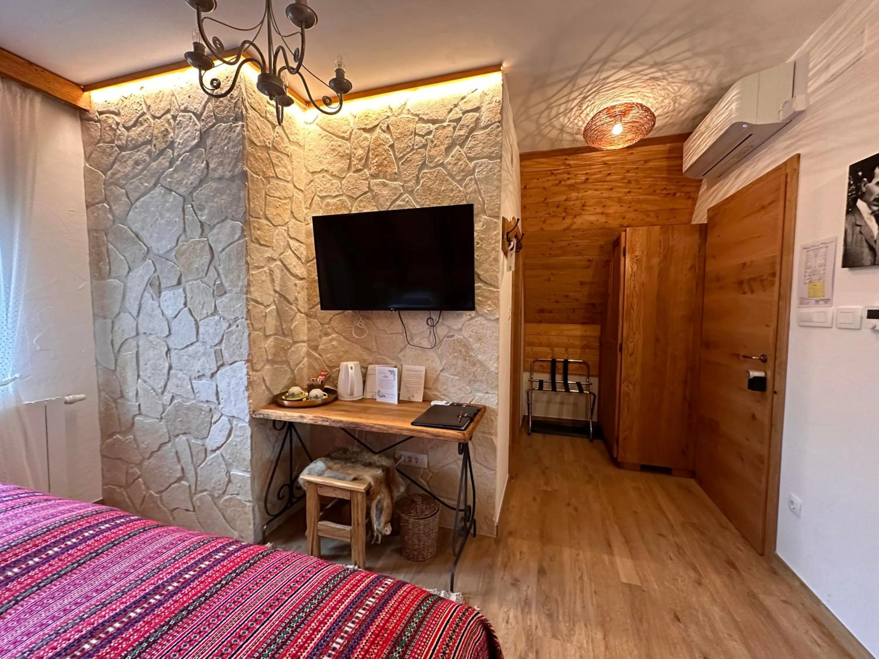 TV and multimedia, Bed in Boutique Villa Pearl of Plitvice, Plitvice Lakes
