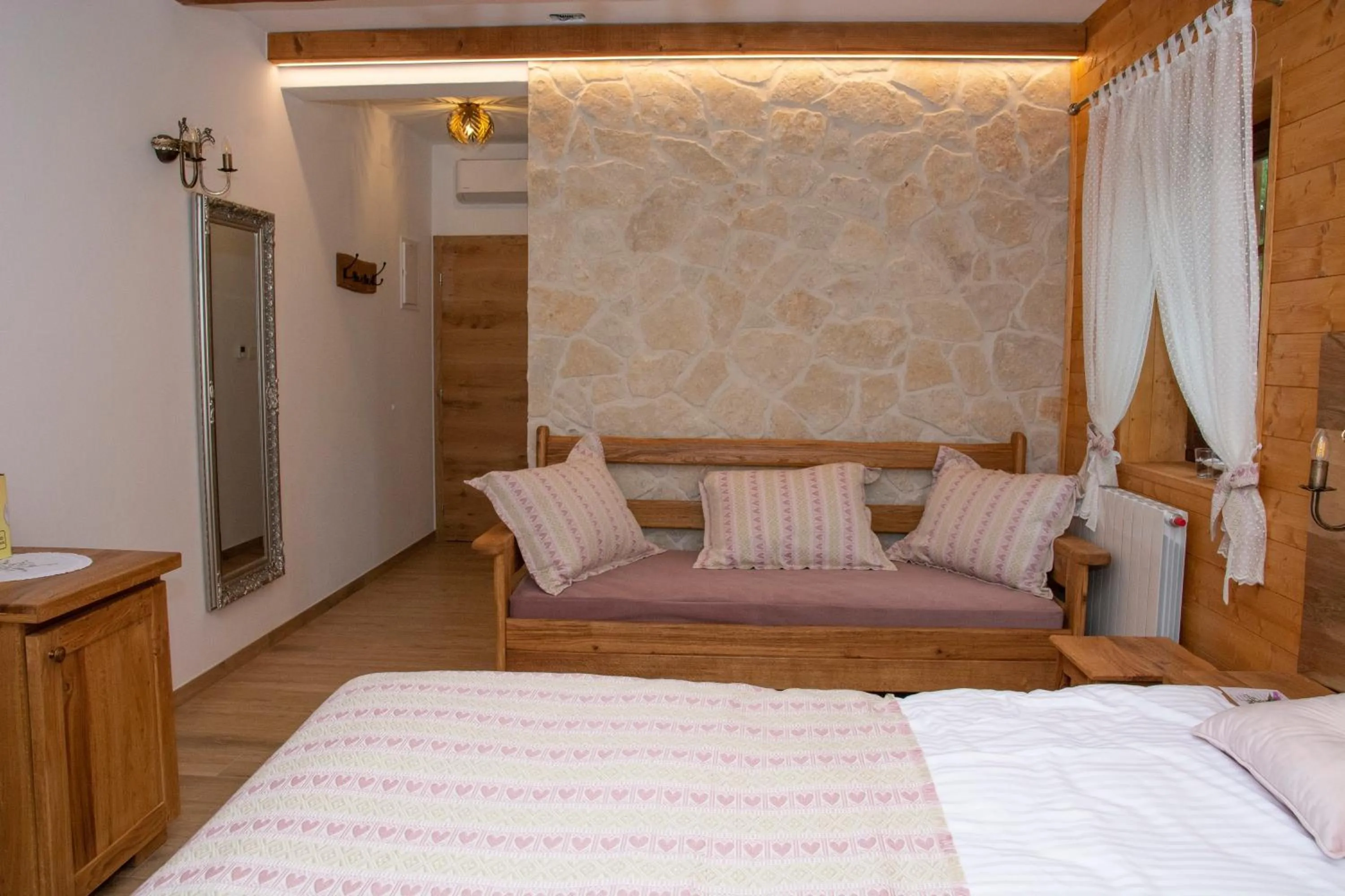 Photo of the whole room, Bed in Boutique Villa Pearl of Plitvice, Plitvice Lakes