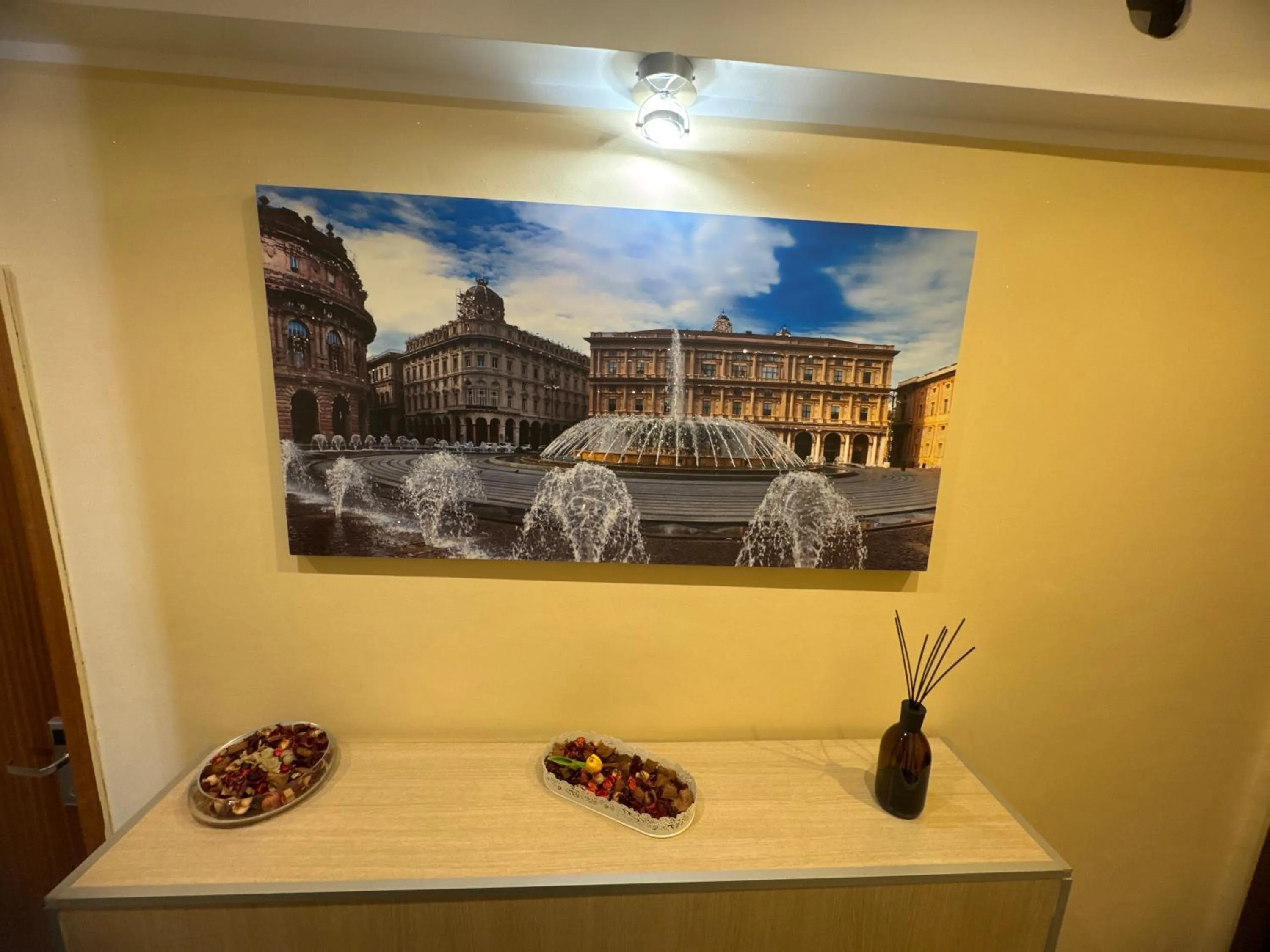 Decorative detail in Albergo Parigi