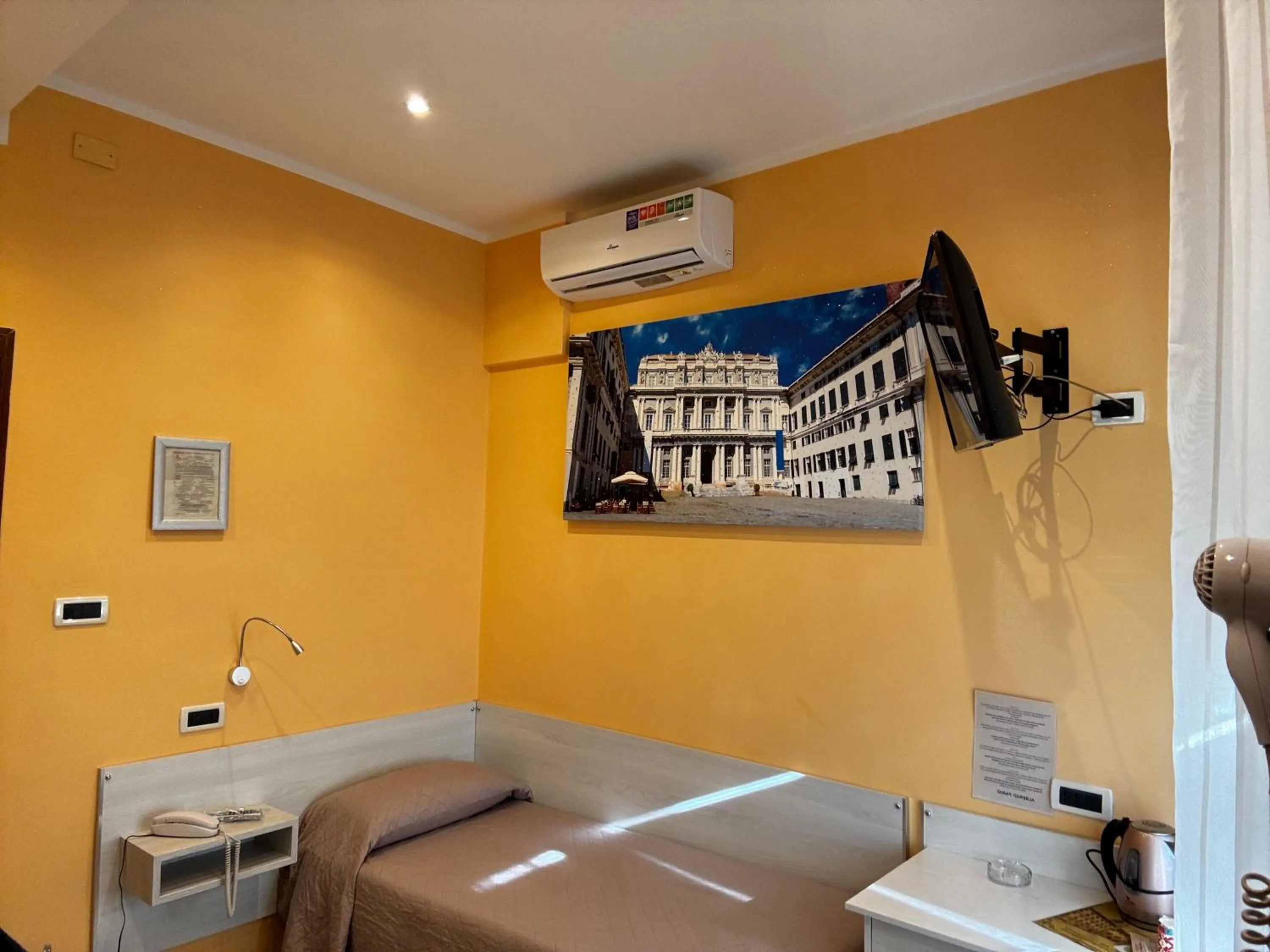 Bed in Albergo Parigi