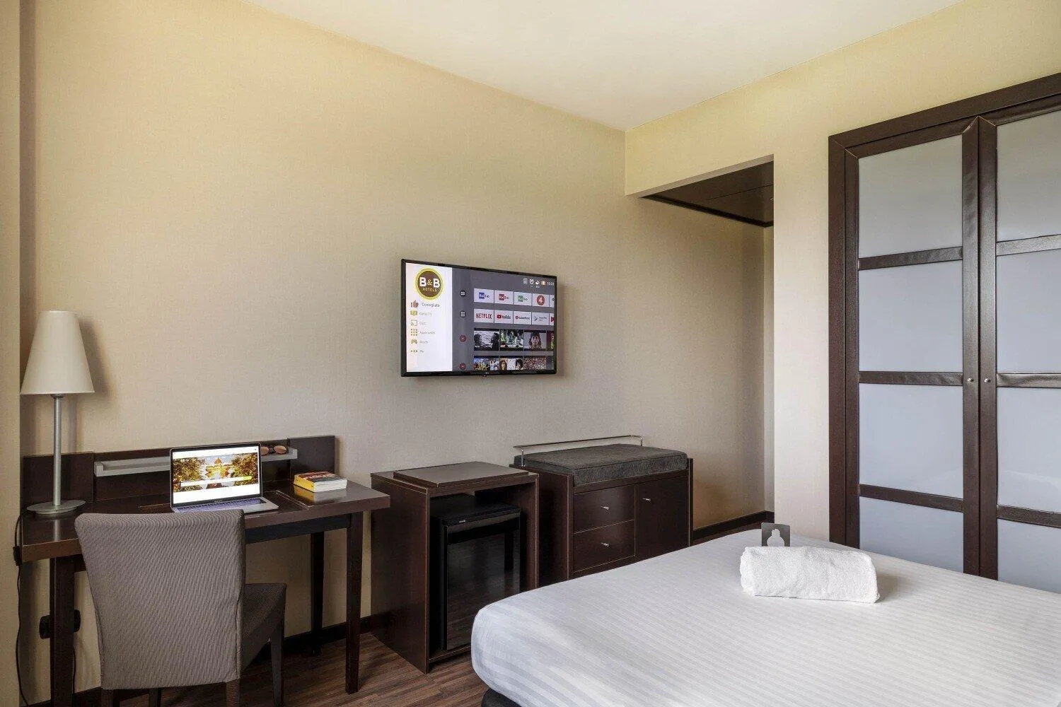 Photo of the whole room, Bed in B&B Hotel Arezzo