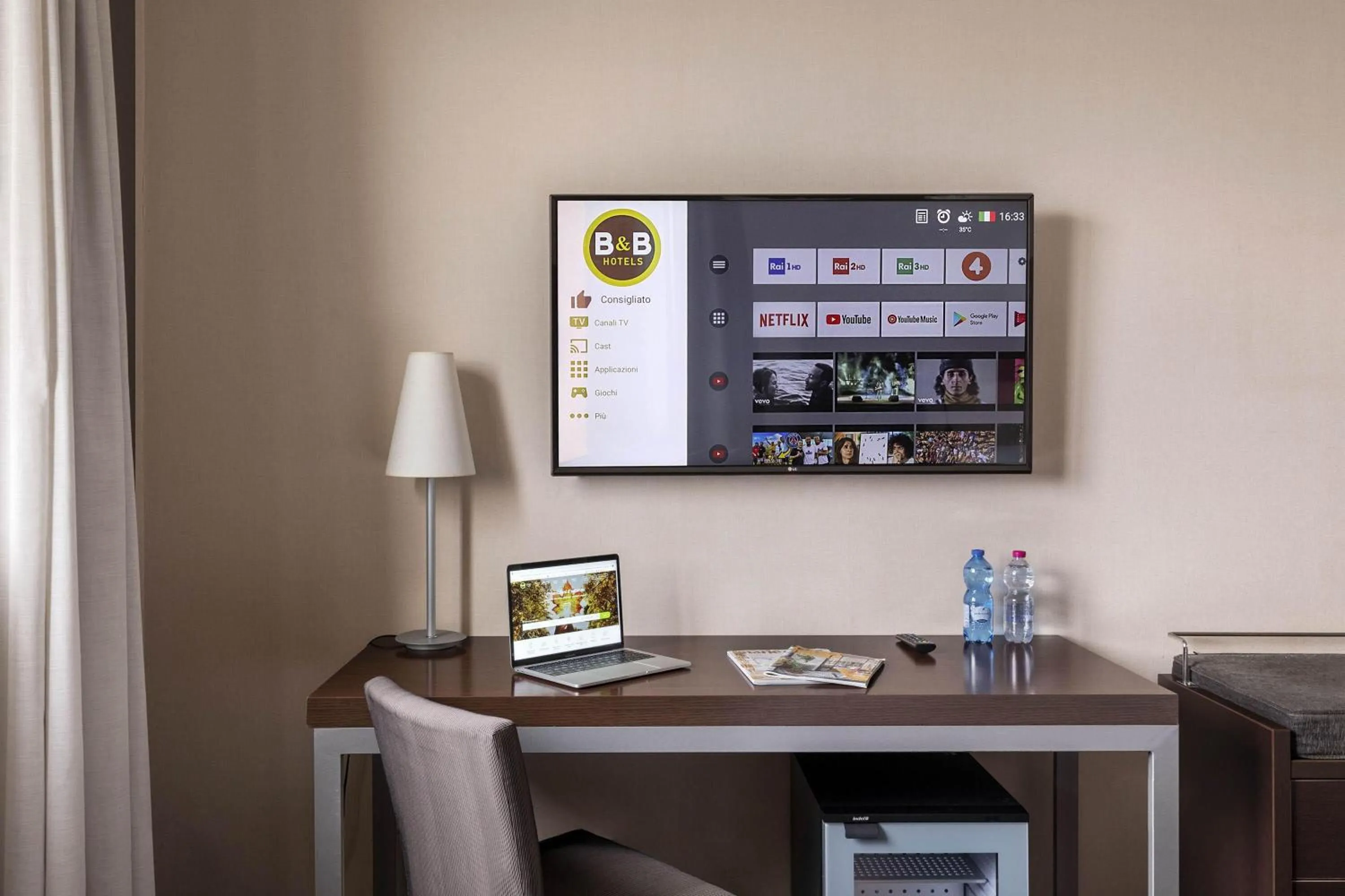 Photo of the whole room in B&B Hotel Arezzo