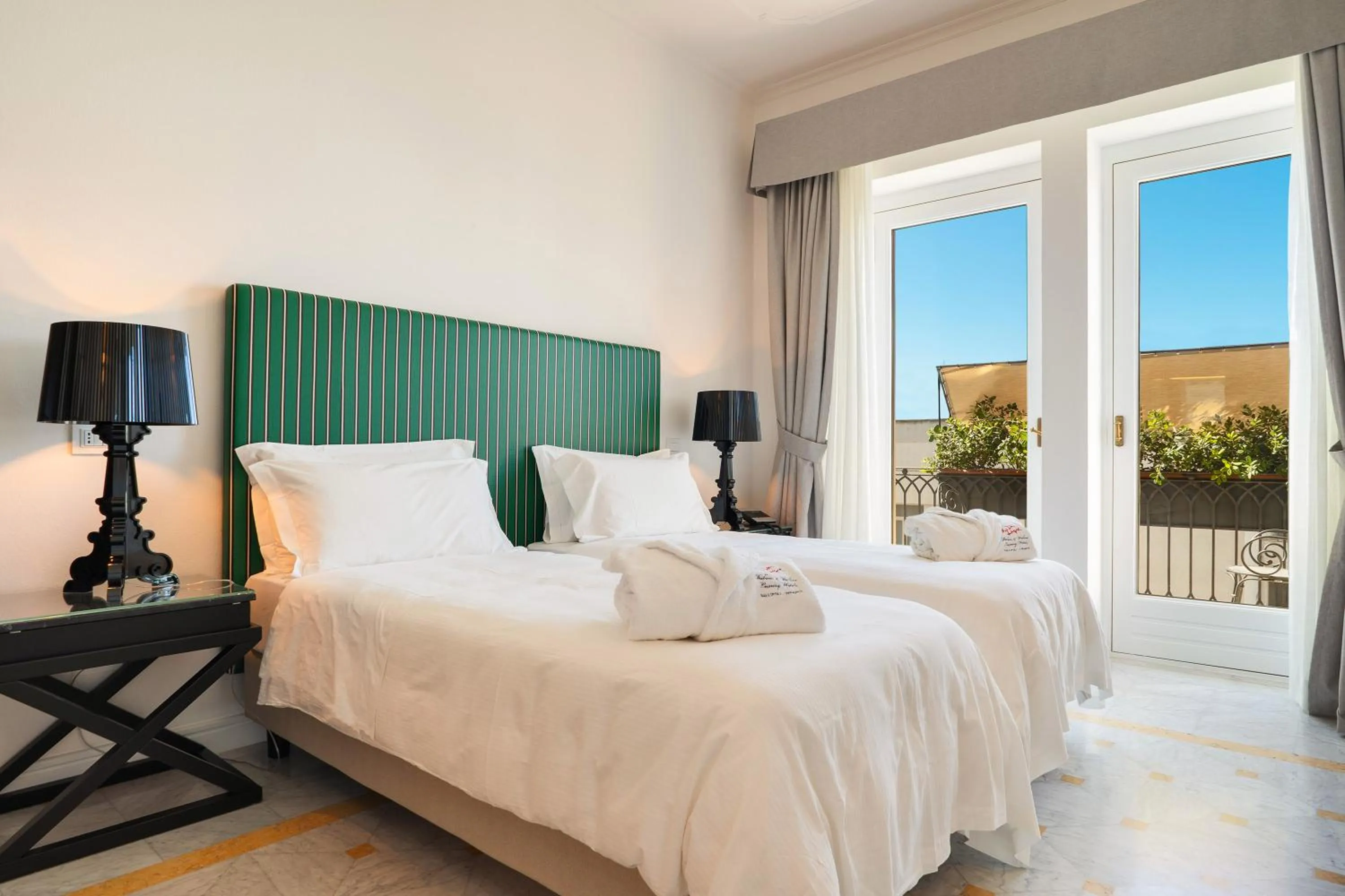 Photo of the whole room, Bed in Palazzo del Corso – Boutique Hotel