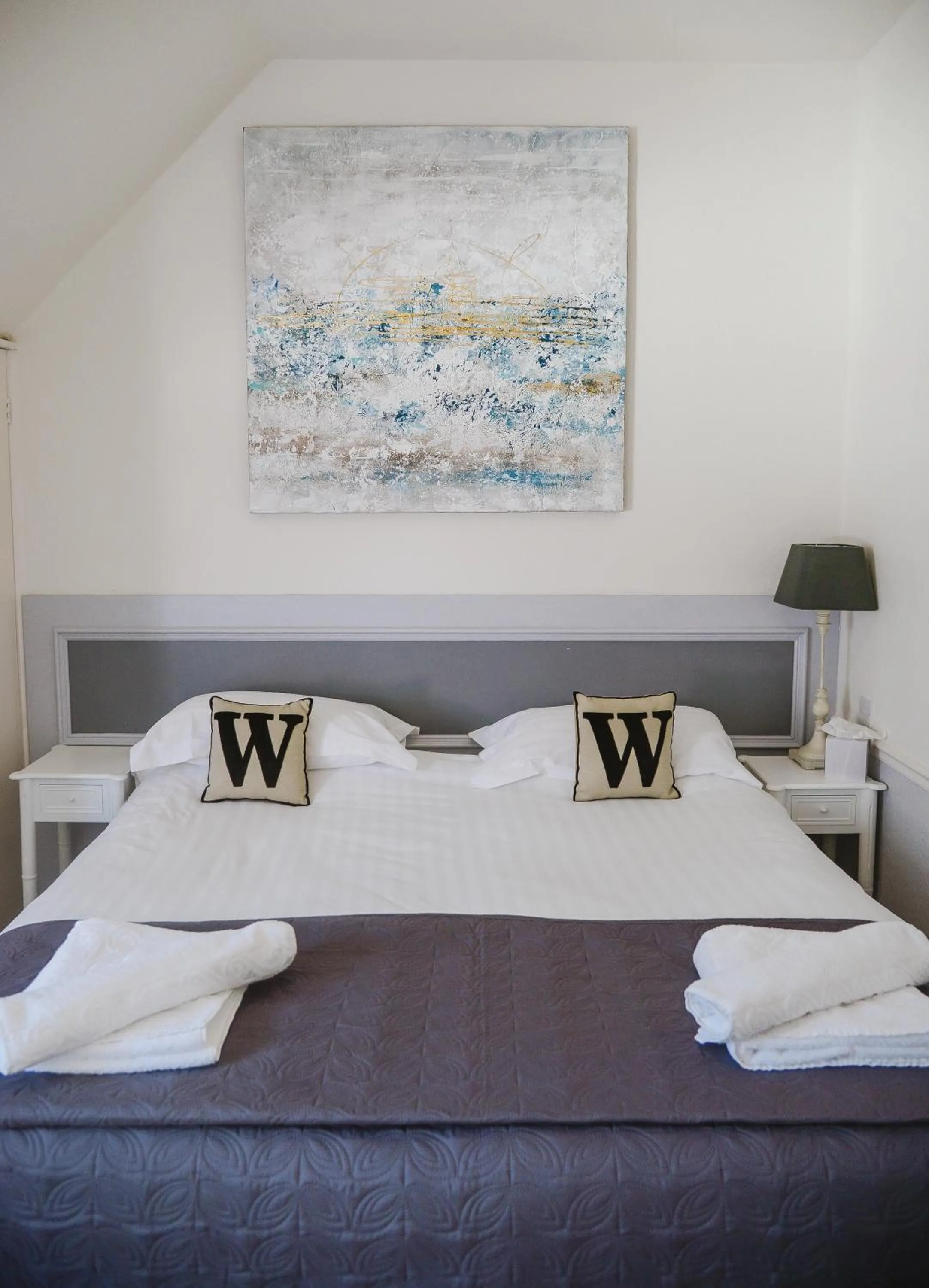 Bedroom, Bed in The Woodlands Hotel