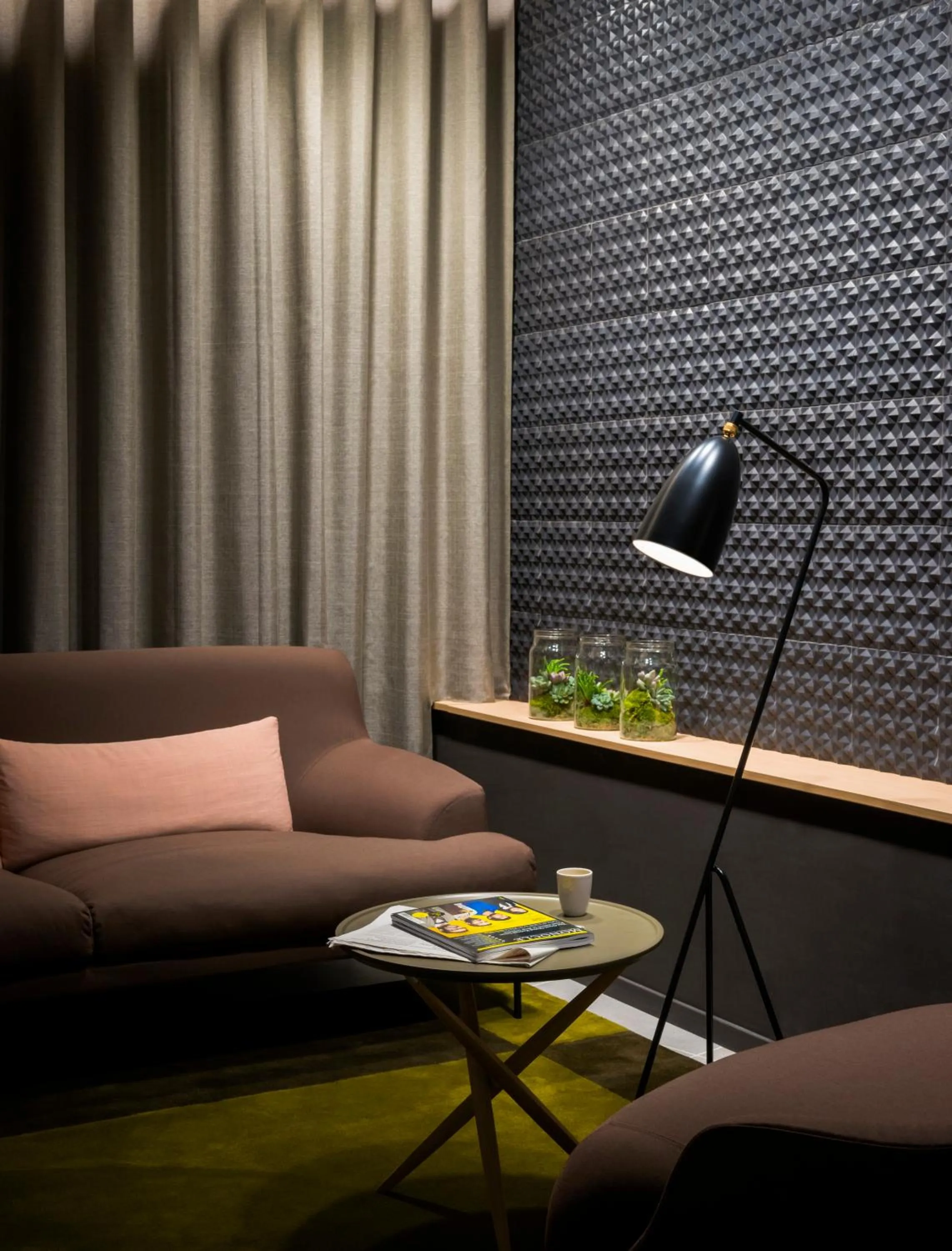 Lounge or bar in OKKO Hotels Nantes Centre Ville