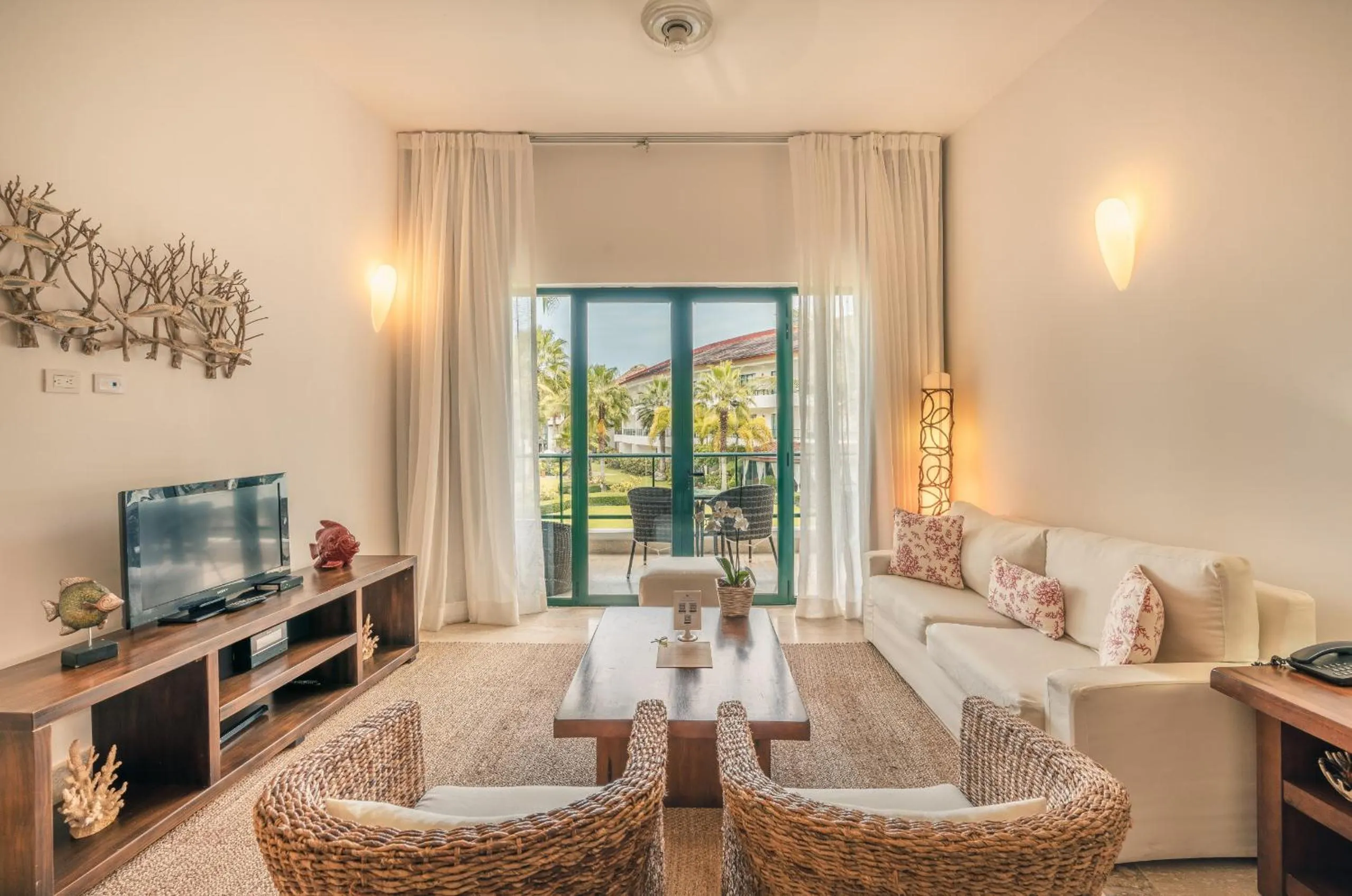 Communal lounge/ TV room in Go away to this charming apt at Sublime w private jacuzzi included