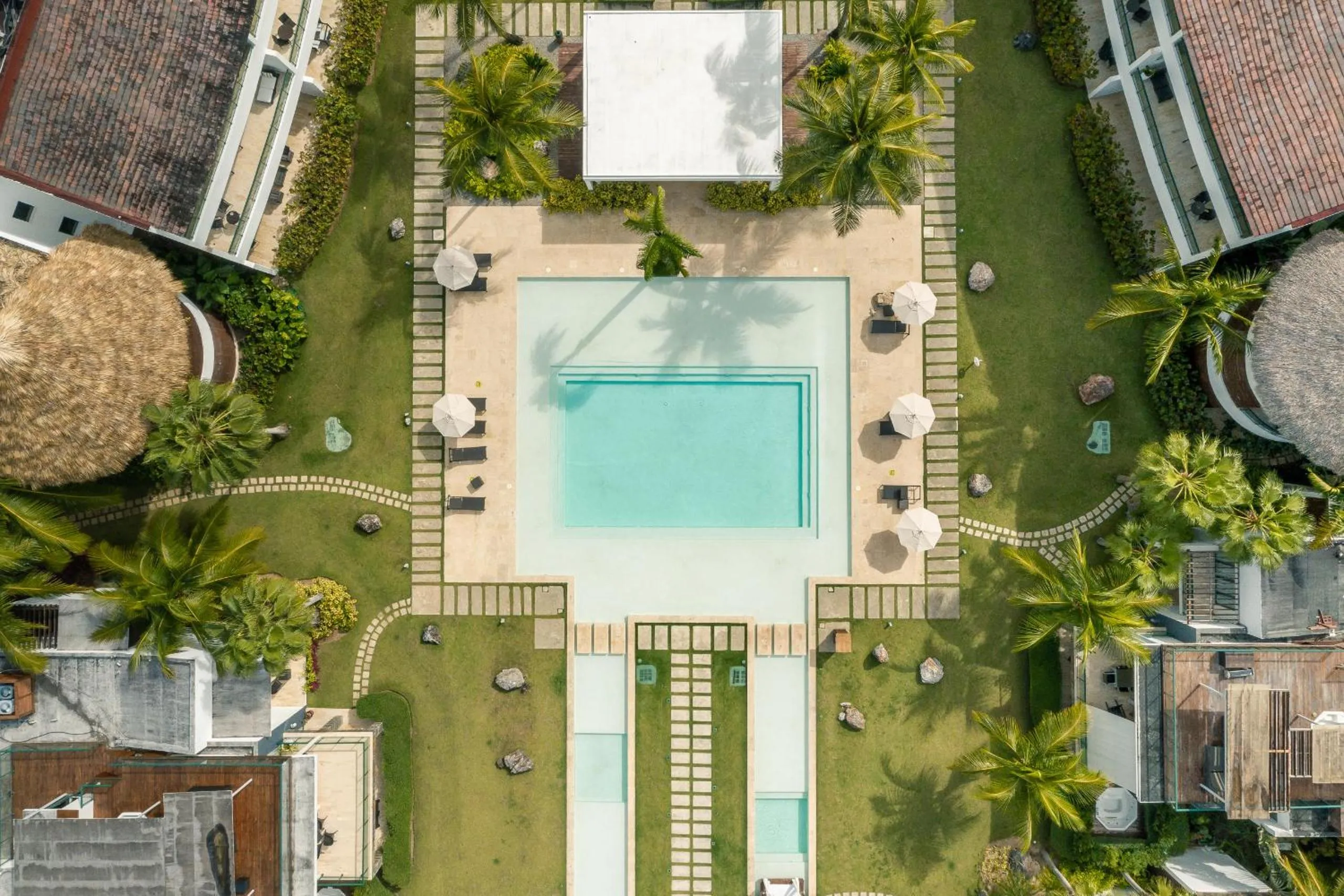 Go away to this charming apt at Sublime w private jacuzzi included