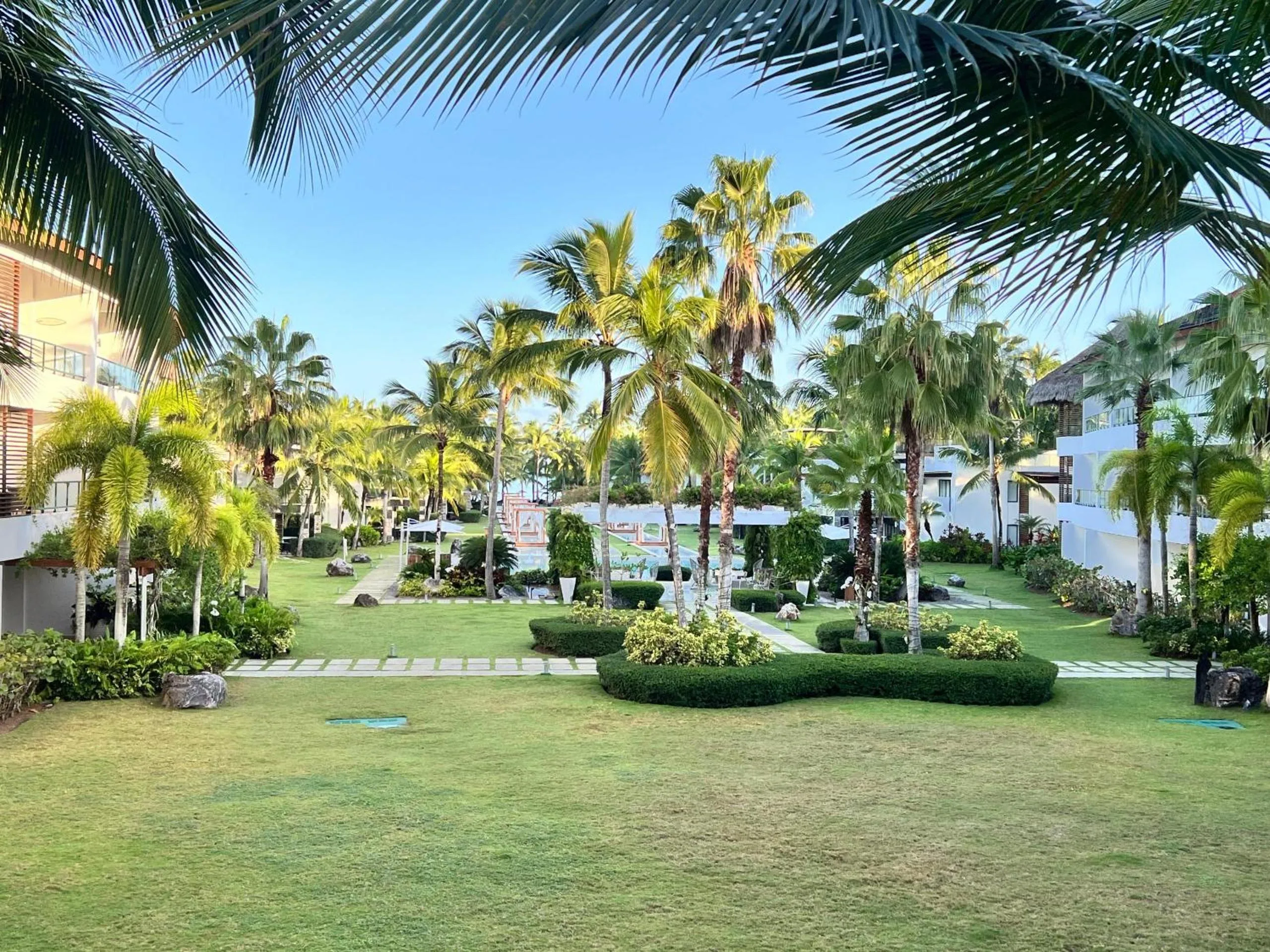 Go away to this charming apt at Sublime w private jacuzzi included