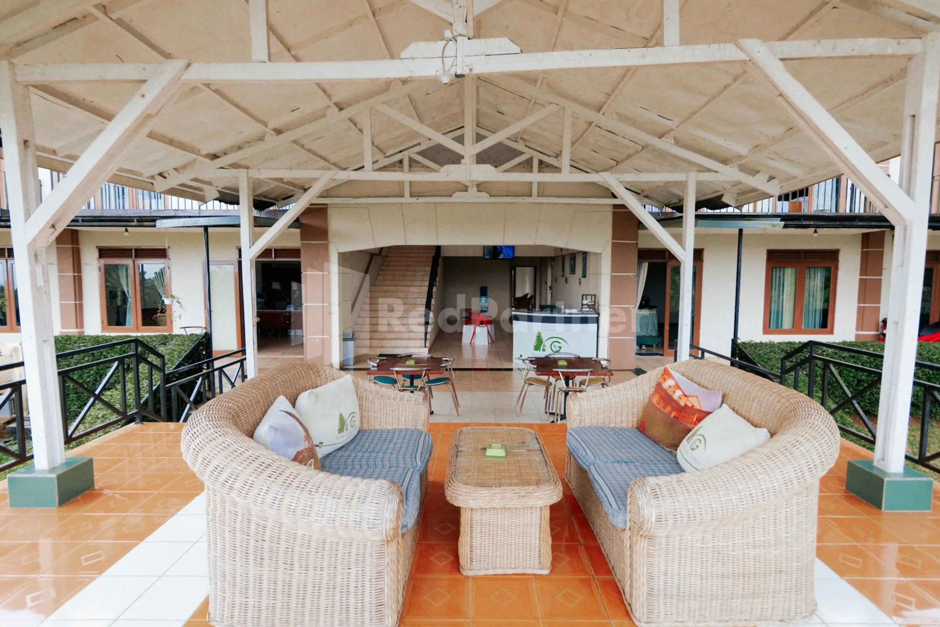 Lobby or reception in Villa Green Valley Puncak RedPartner