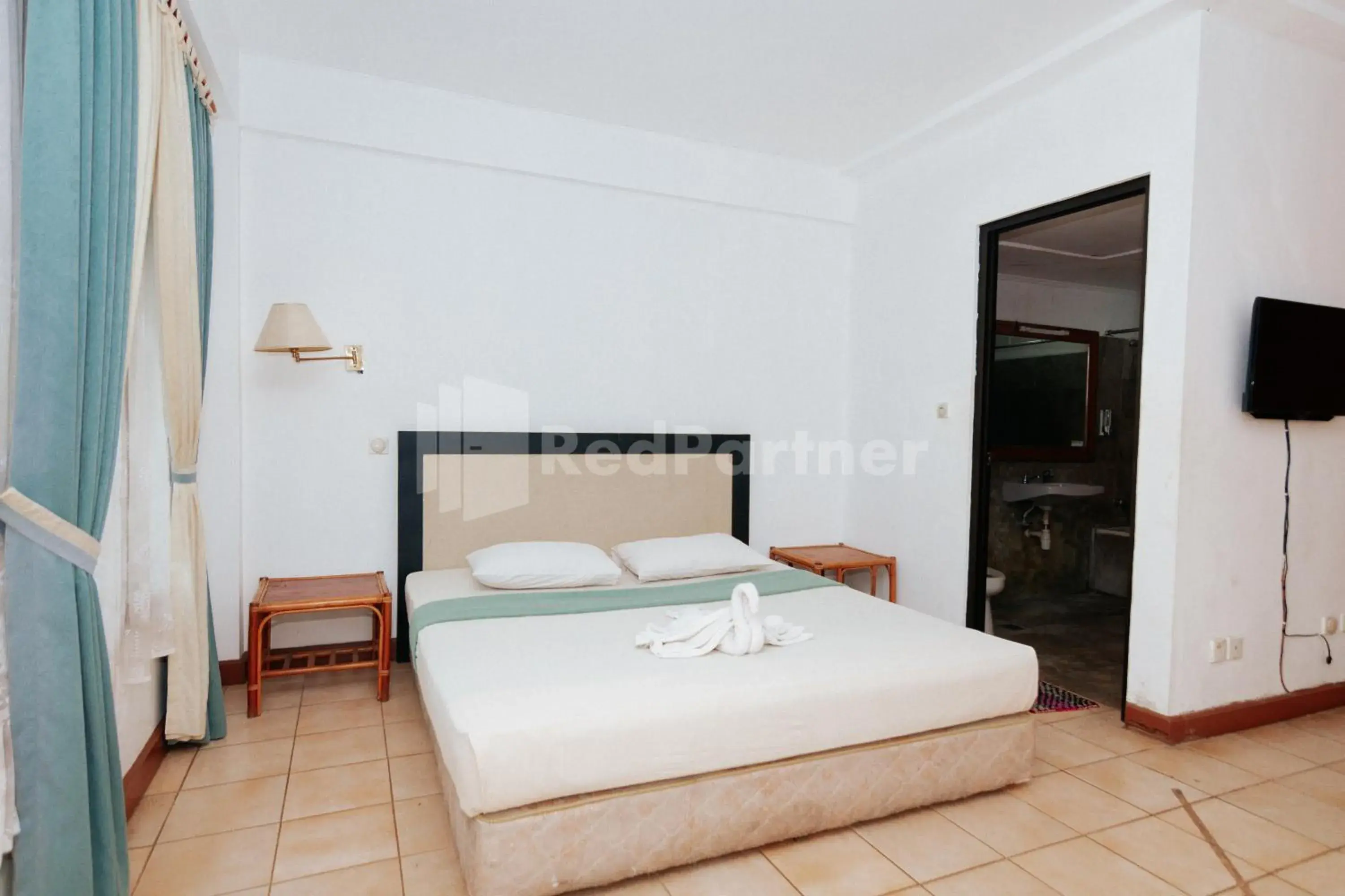 Standard Double Room with Fan in Villa Green Valley Puncak RedPartner Standard Double Room with Fan in Villa Green Valley Puncak RedPartner