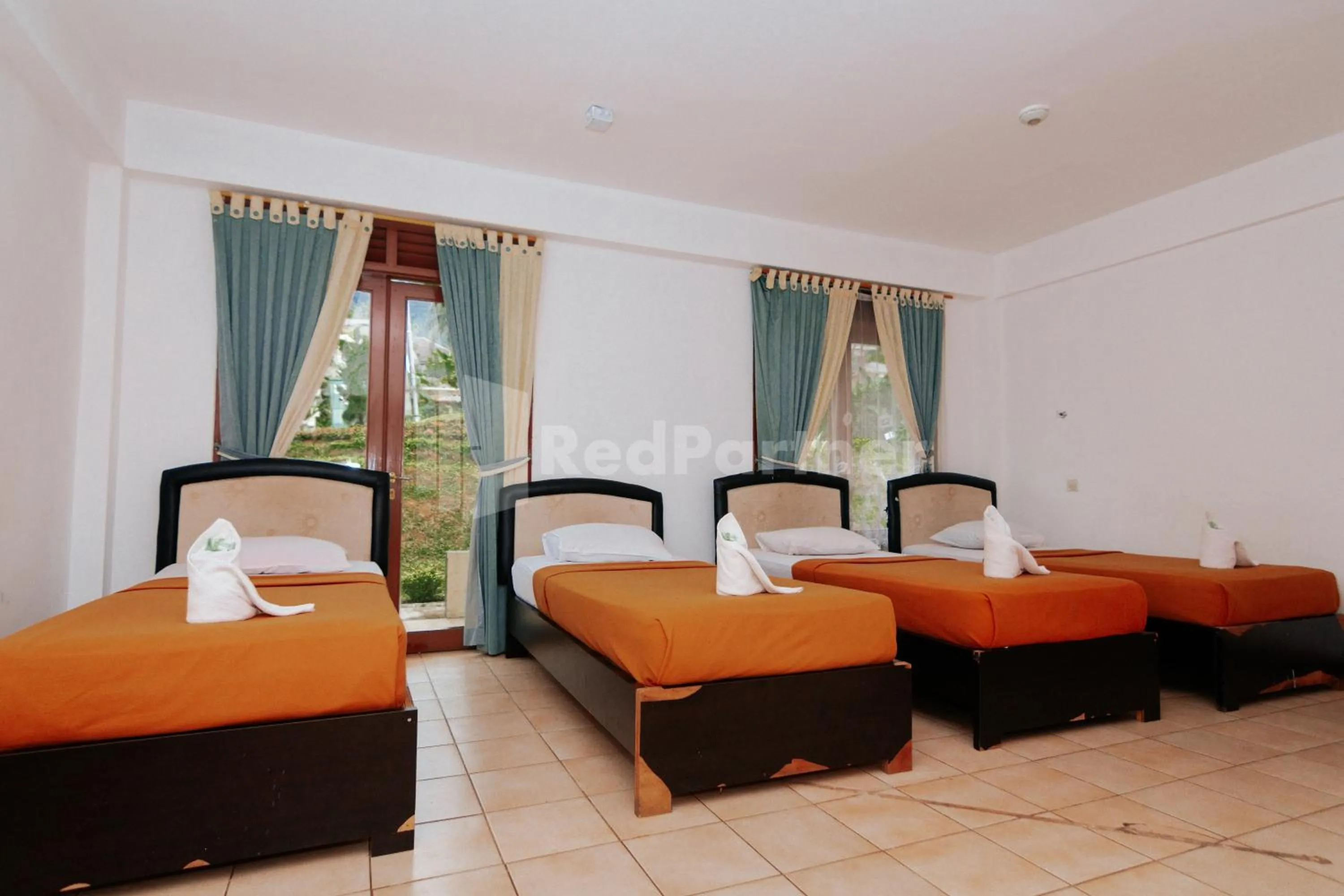 Bed in Villa Green Valley Puncak RedPartner