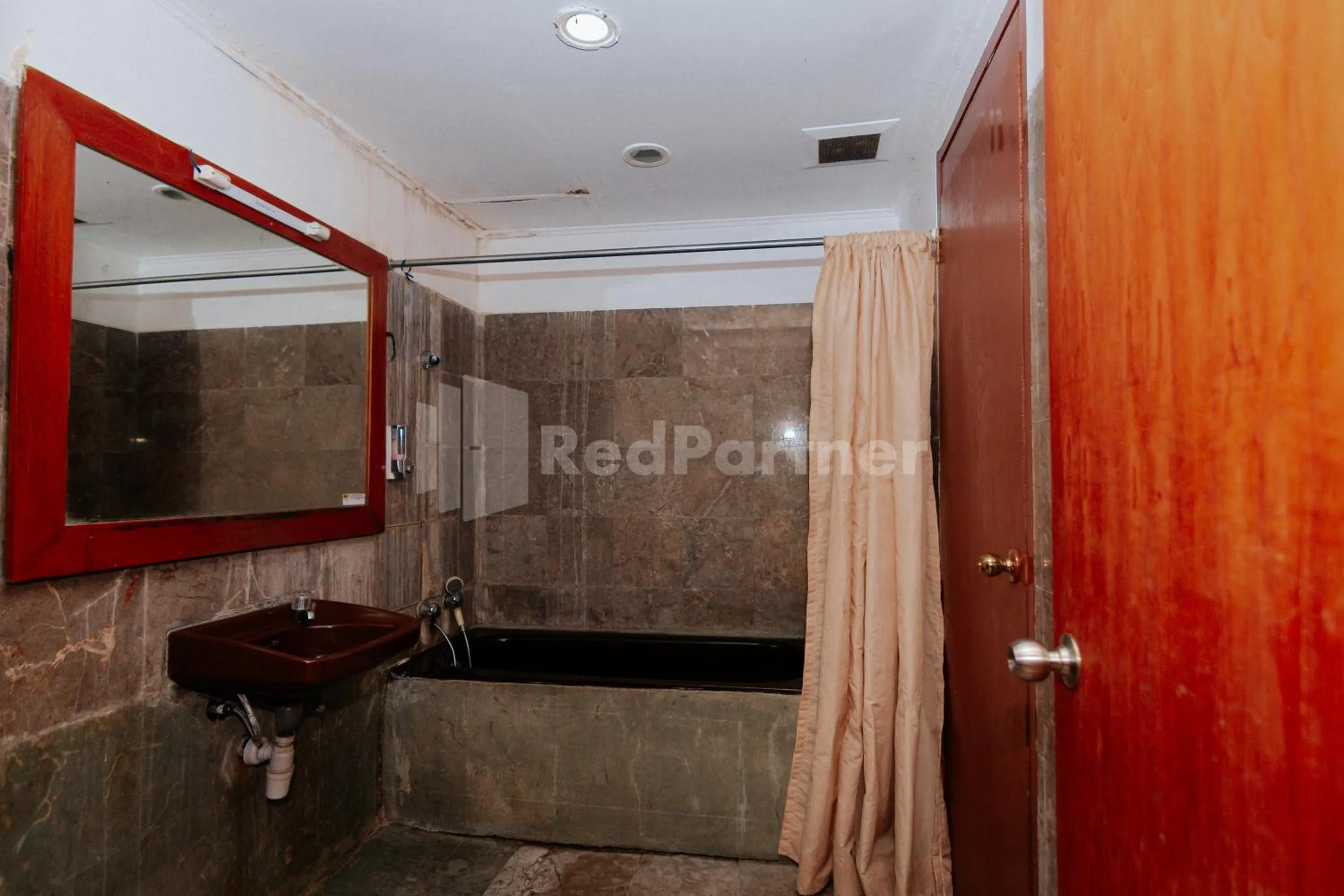 Bathroom in Villa Green Valley Puncak RedPartner
