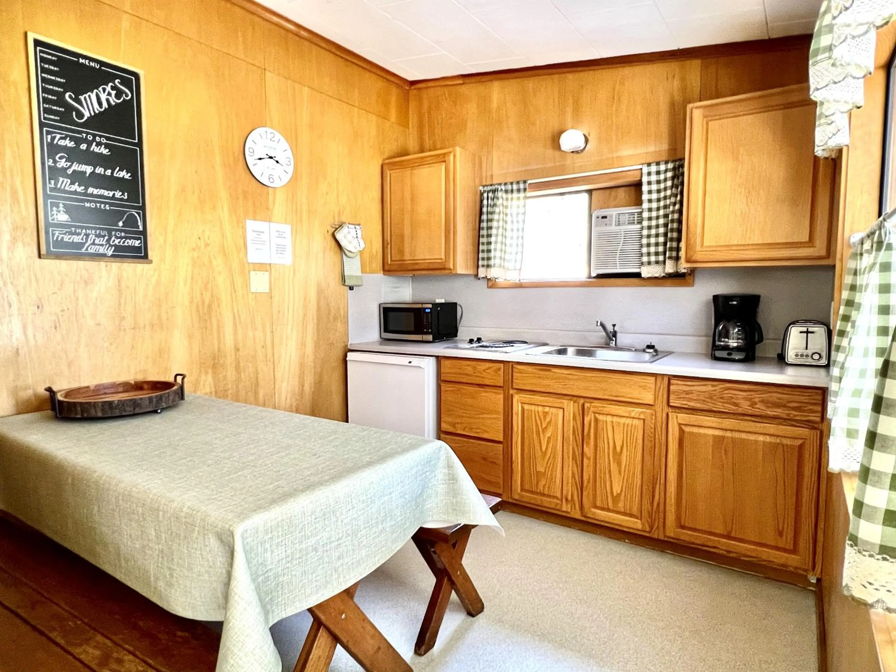 Coffee/tea facilities in Willow Springs Resort