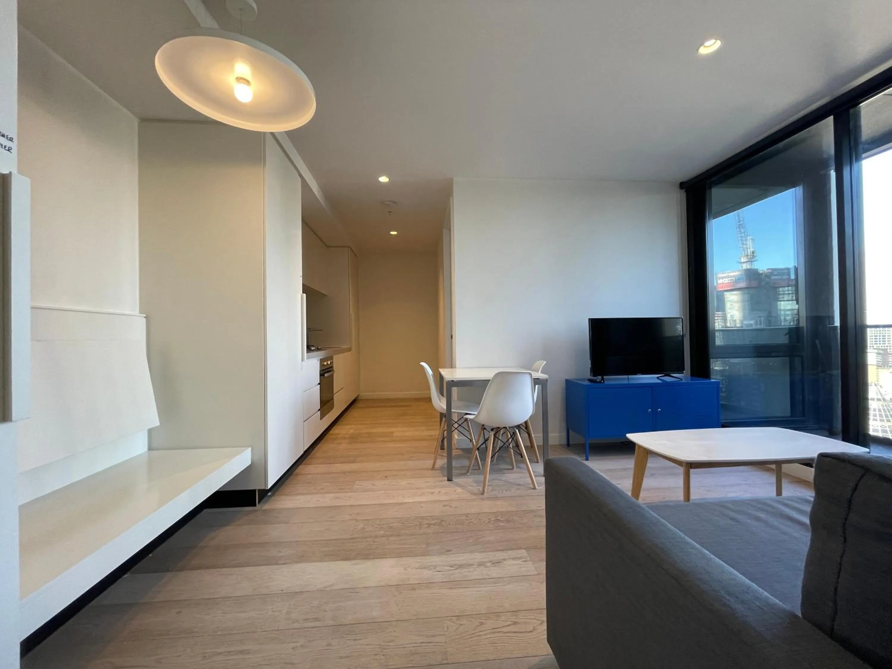 TV and multimedia in Readyset Apartments at Empire