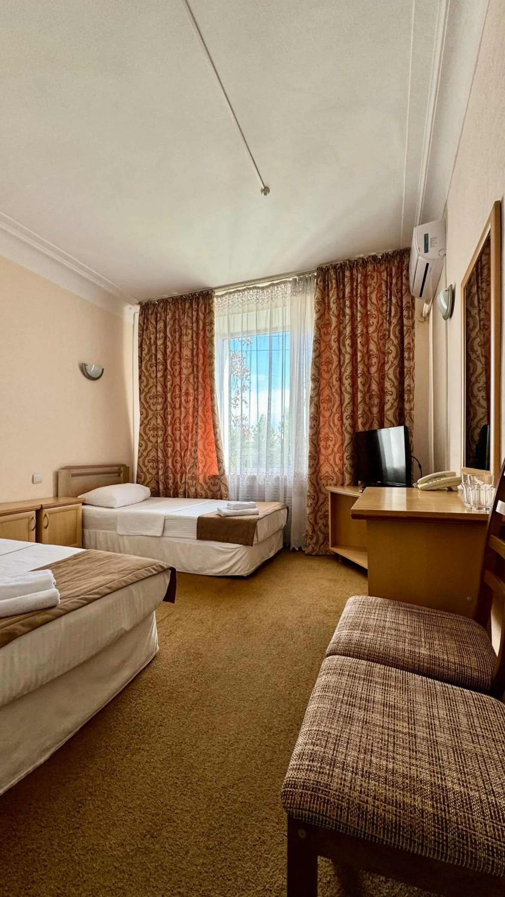 Budget Twin Room in Hotel Zhambyl