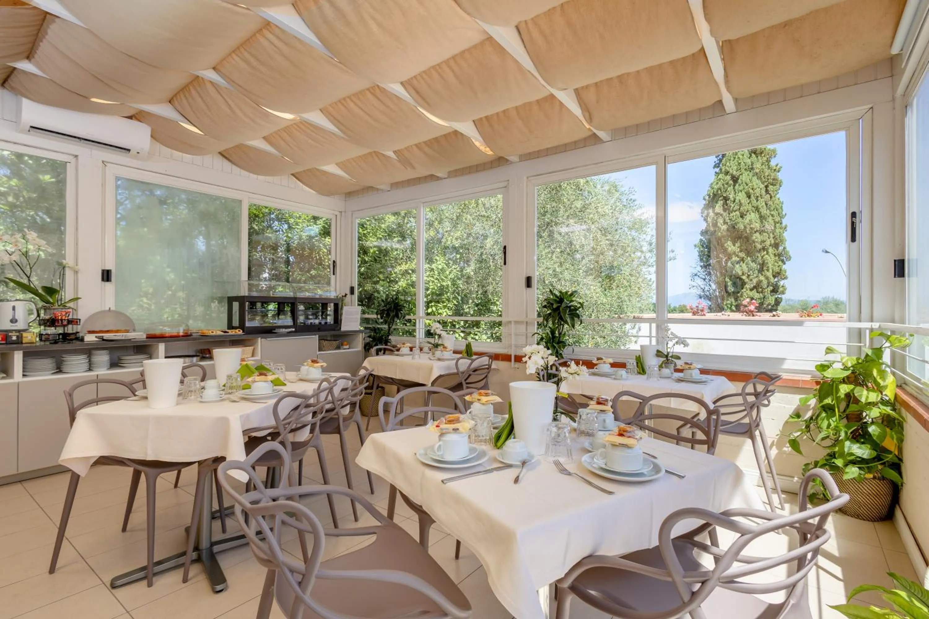 Buffet breakfast in Residence Poggio Golf Chianti Firenze