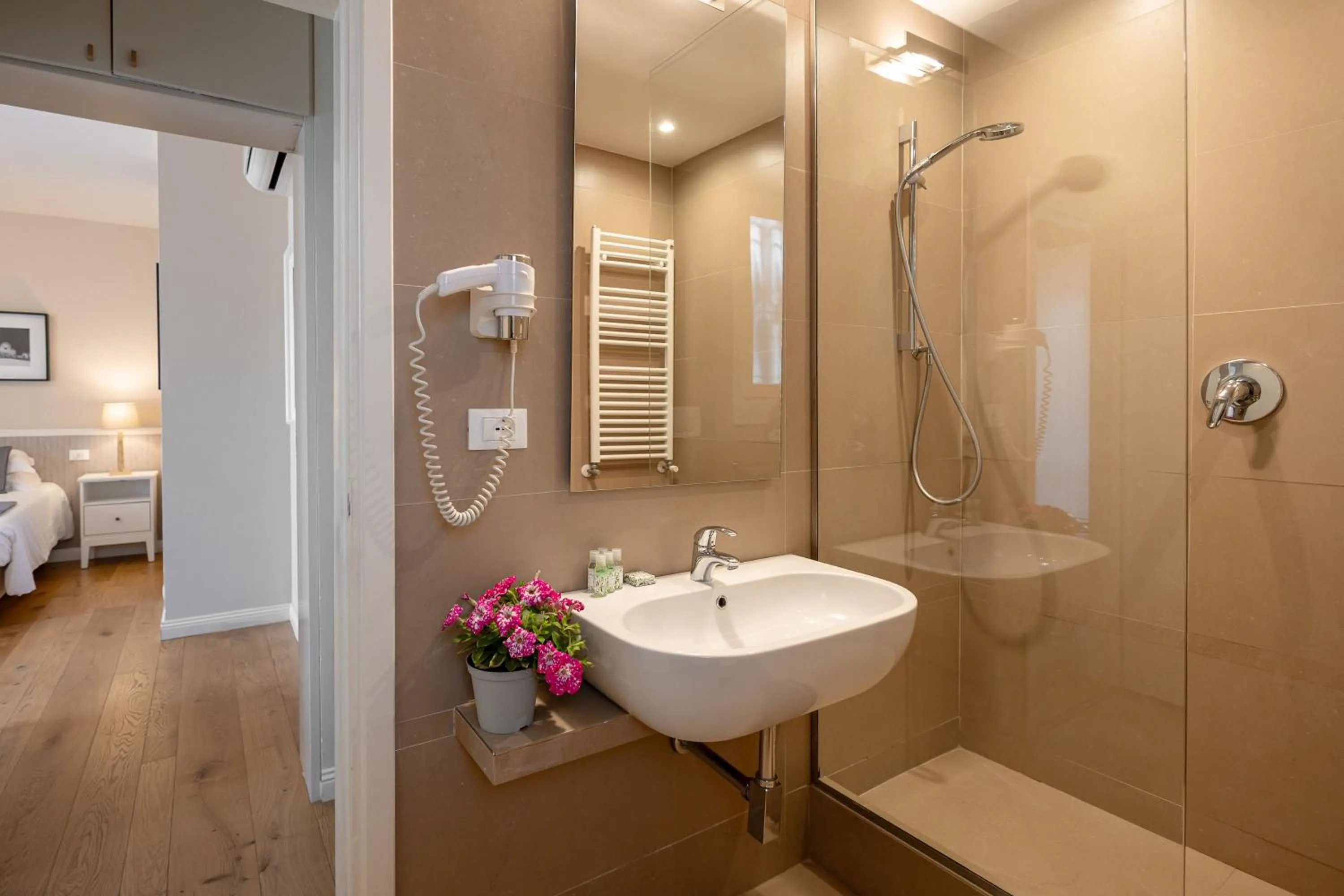 Shower in Residence Poggio Golf Chianti Firenze