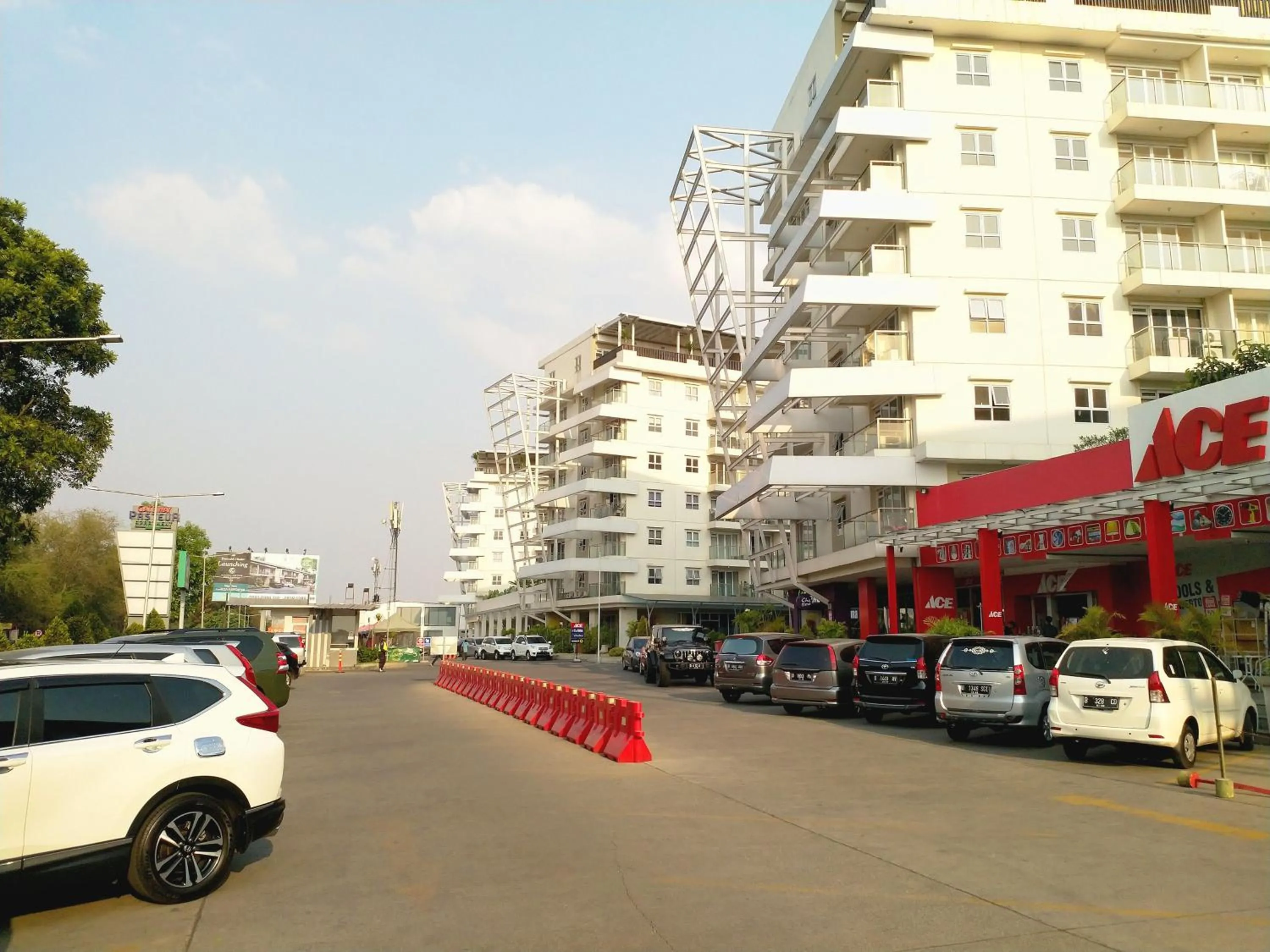 Supermarket/grocery shop in High Livin Apartment Pasteur
