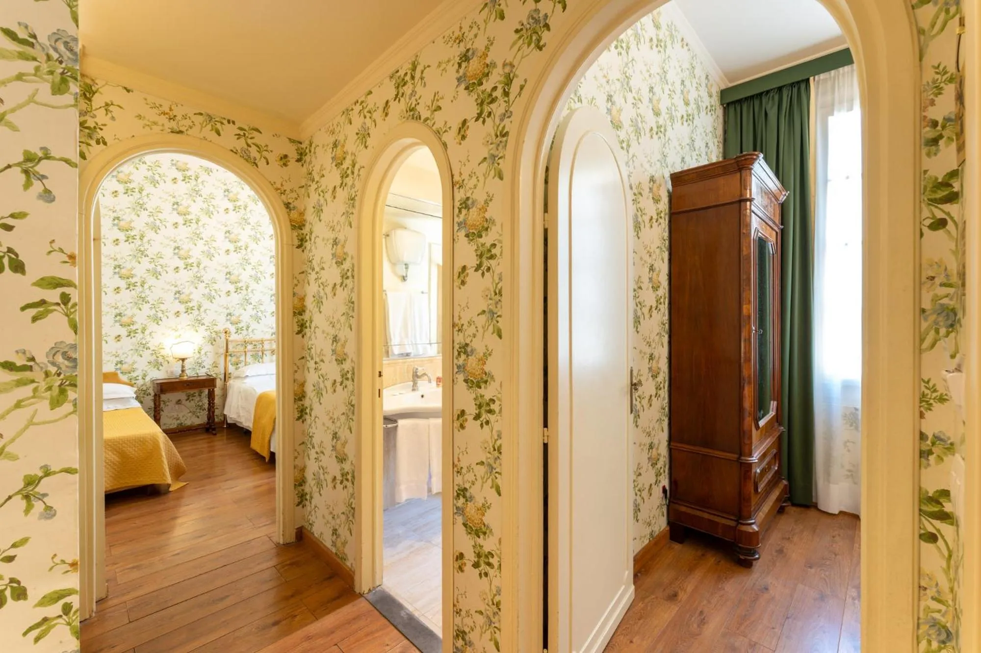 Photo of the whole room in Hotel Pendini