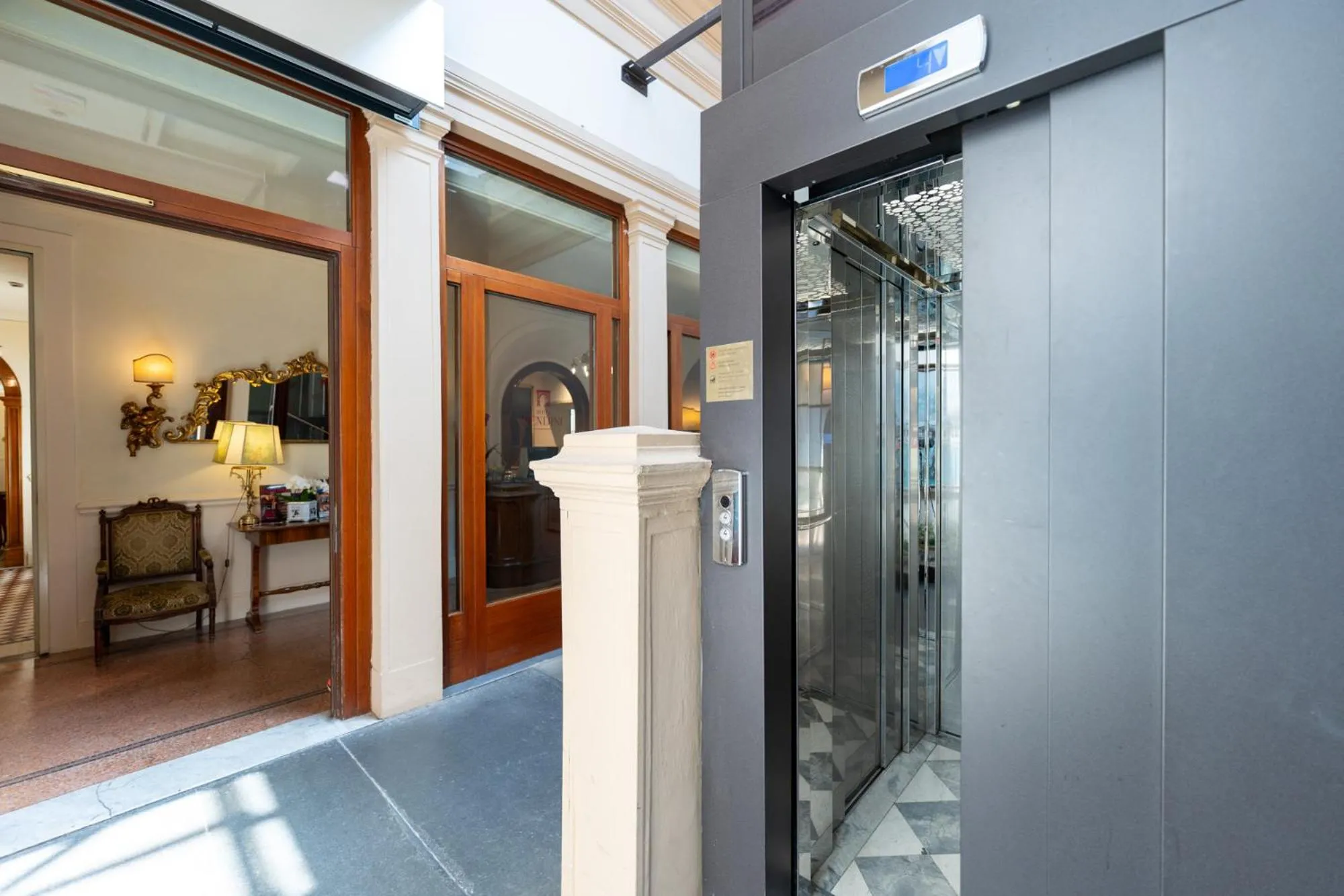 elevator in Hotel Pendini