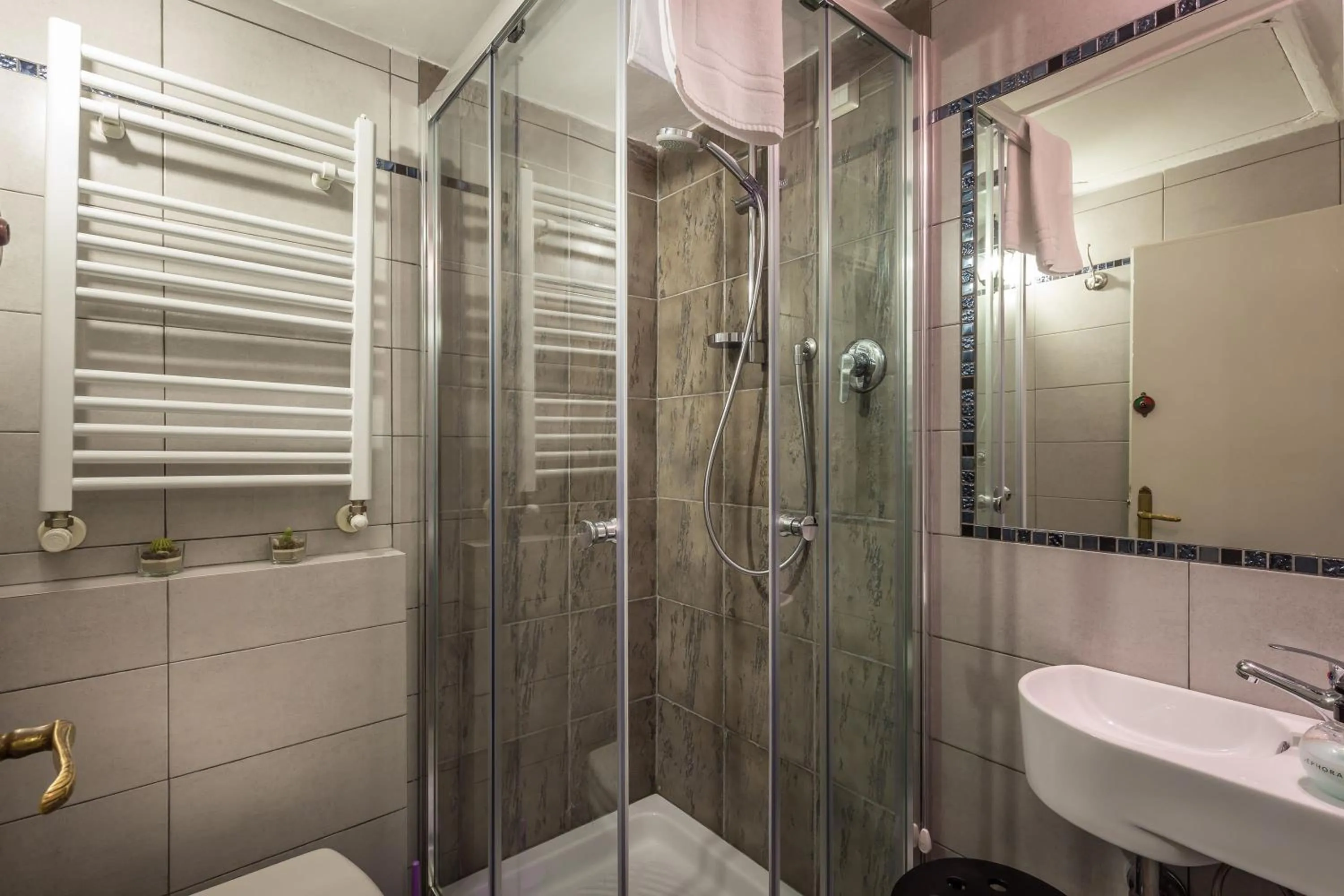 Bathroom in Hotel Ferretti