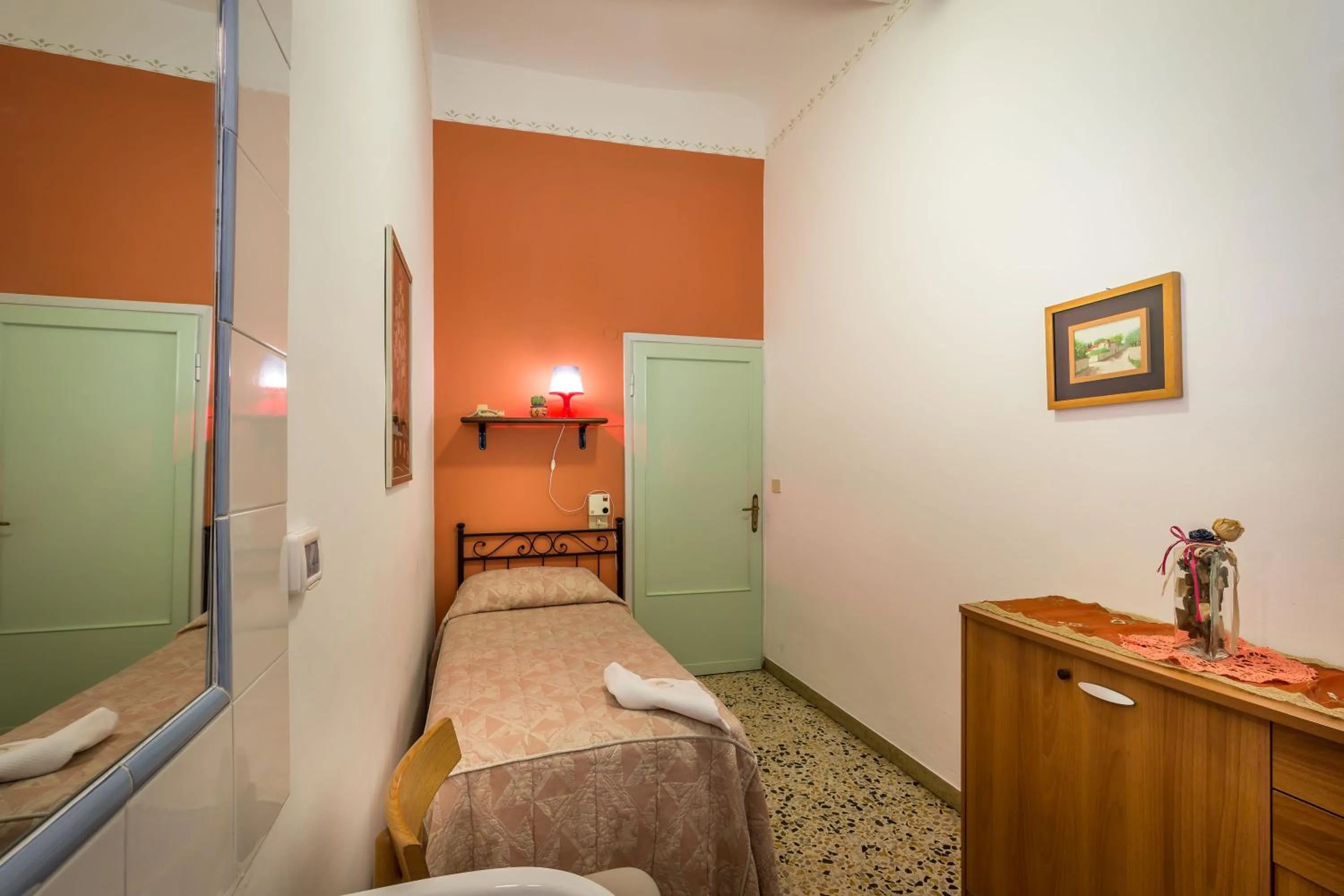 Photo of the whole room in Hotel Ferretti