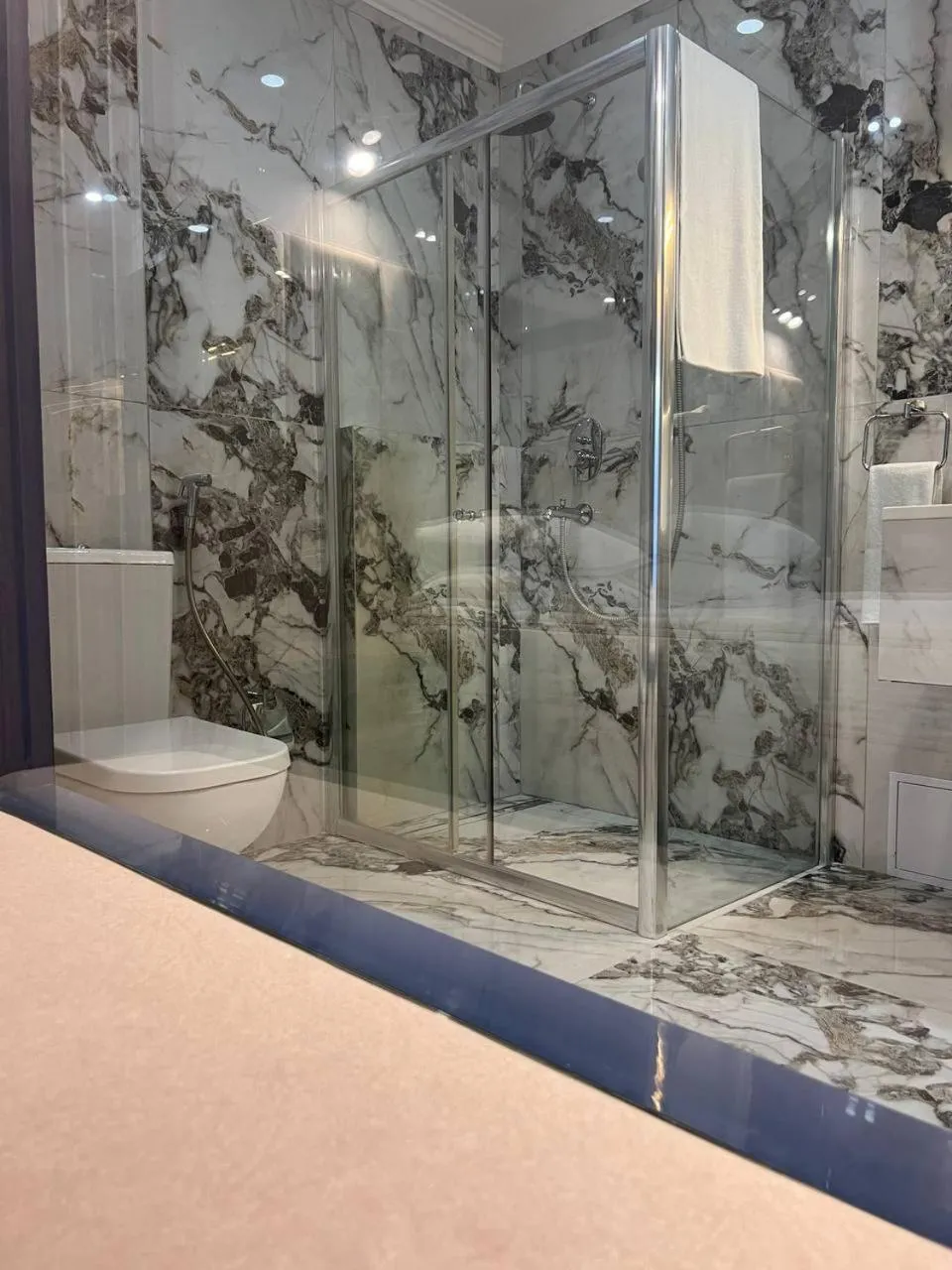 Bathroom in Sapar Standart Hotel