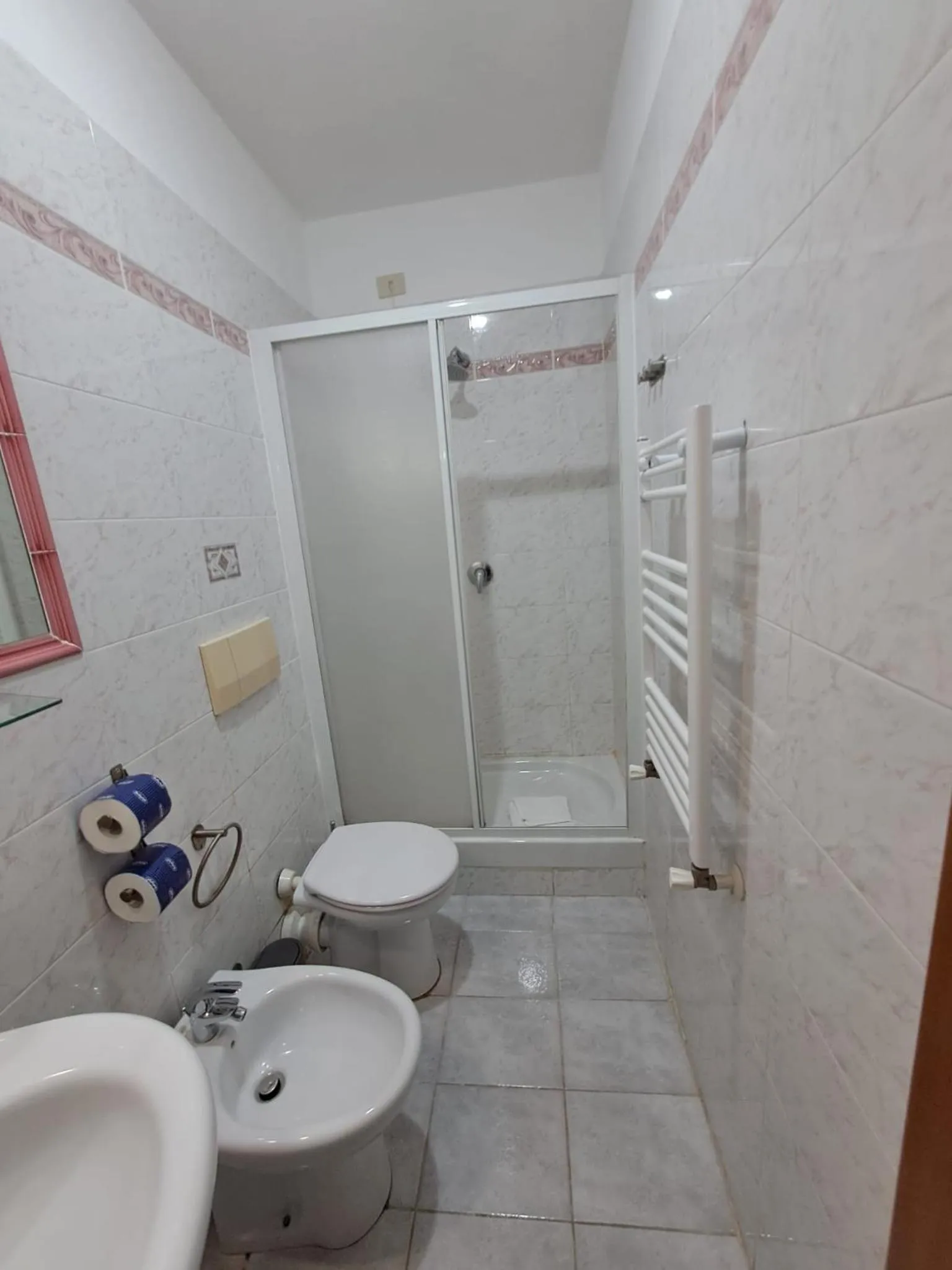 Toilet in Hotel Fenicia