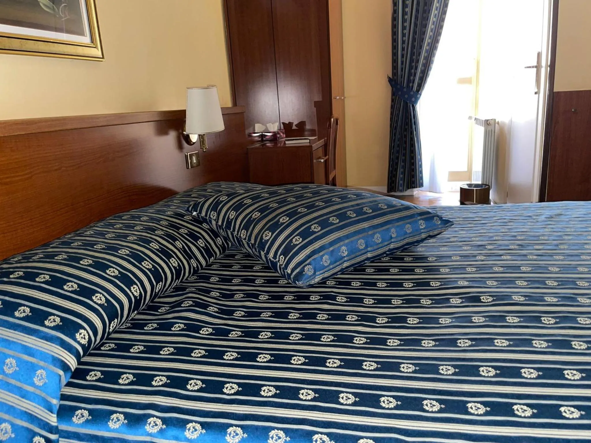 Bed in Hotel Fenicia