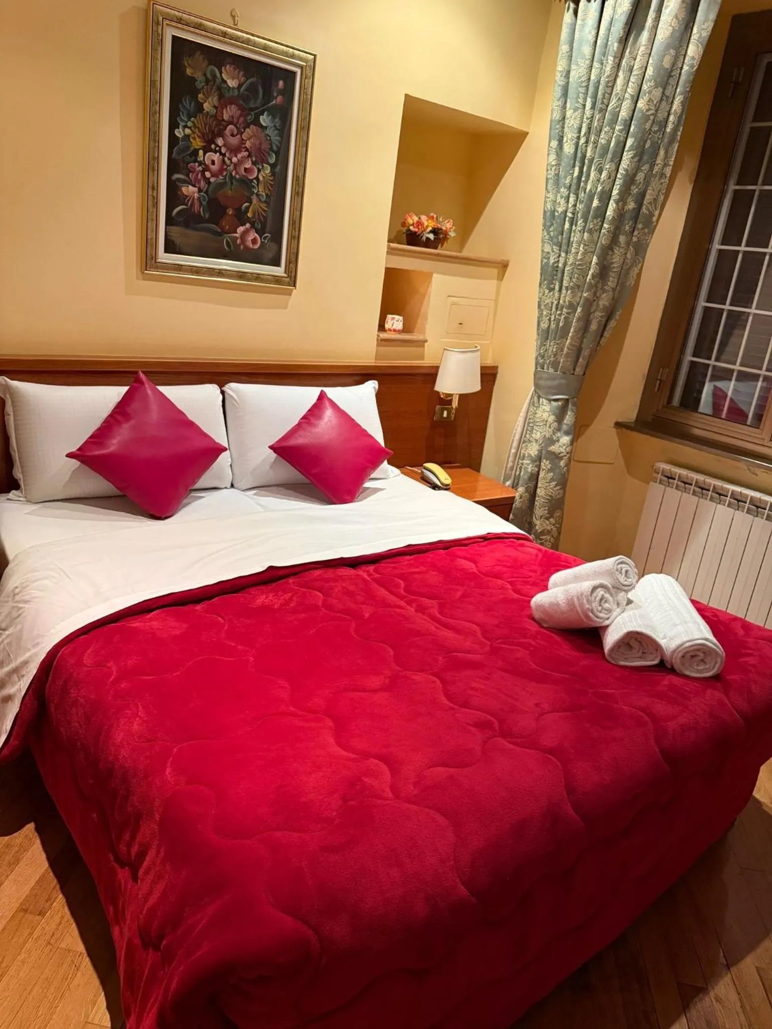 Bed in Hotel Fenicia