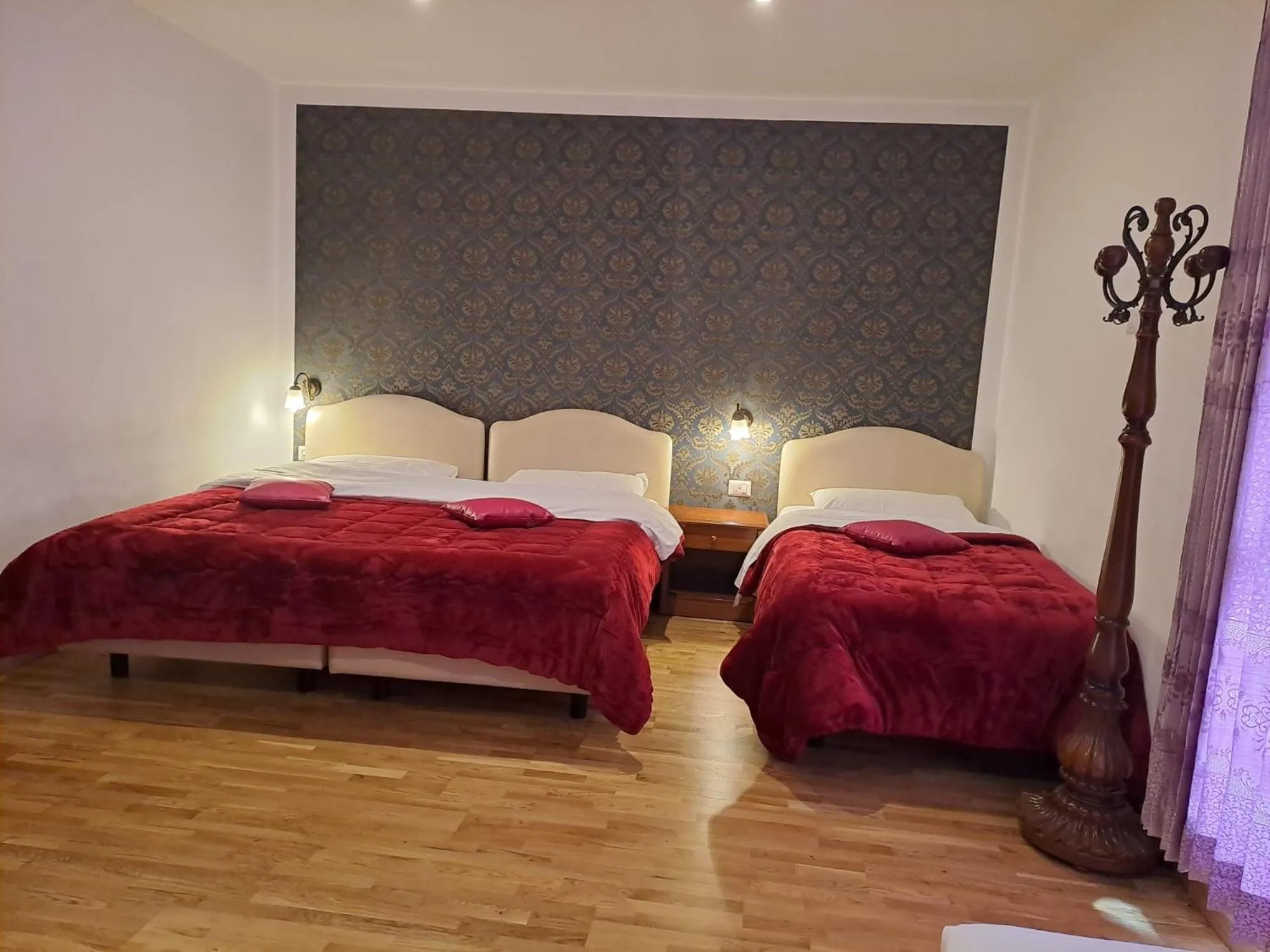 Bed in Hotel Fenicia