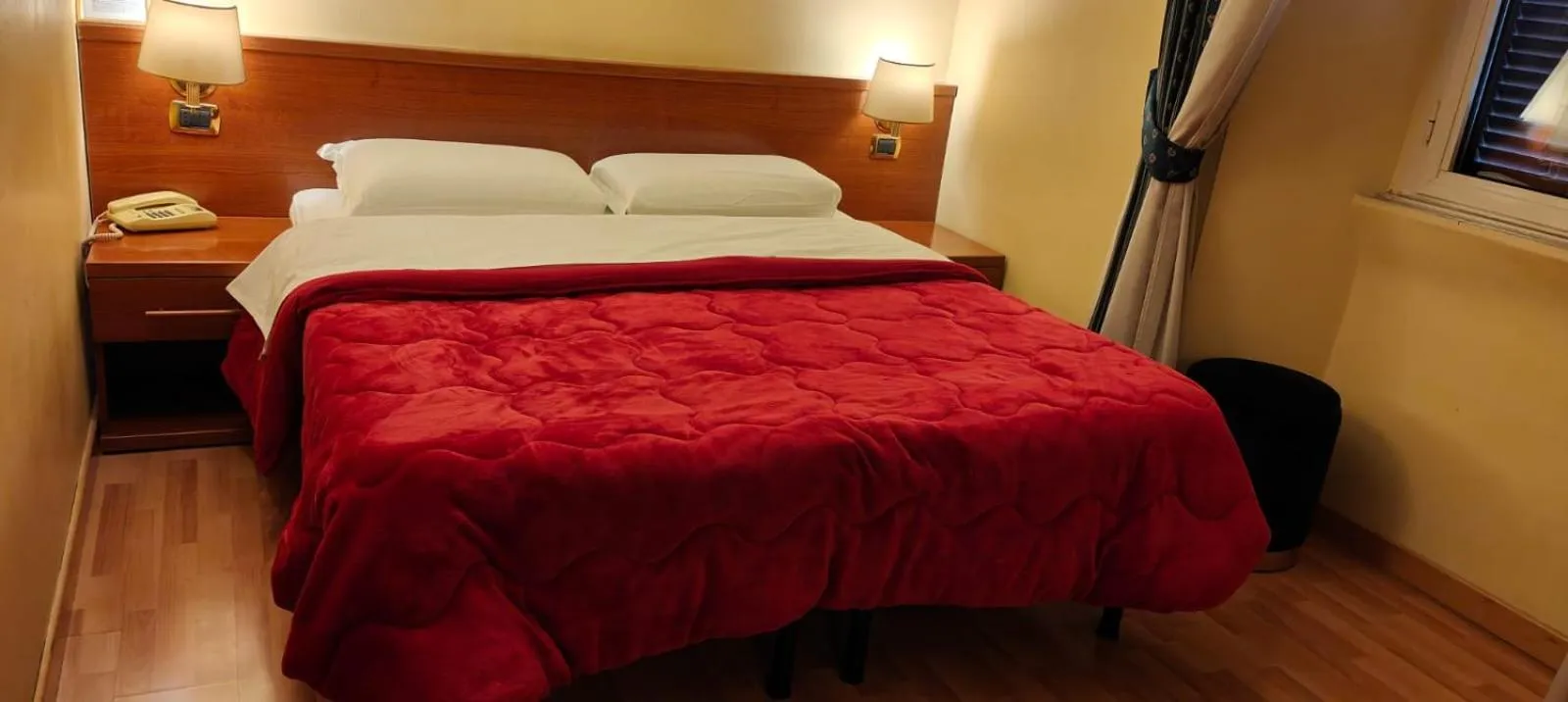 Bed in Hotel Fenicia