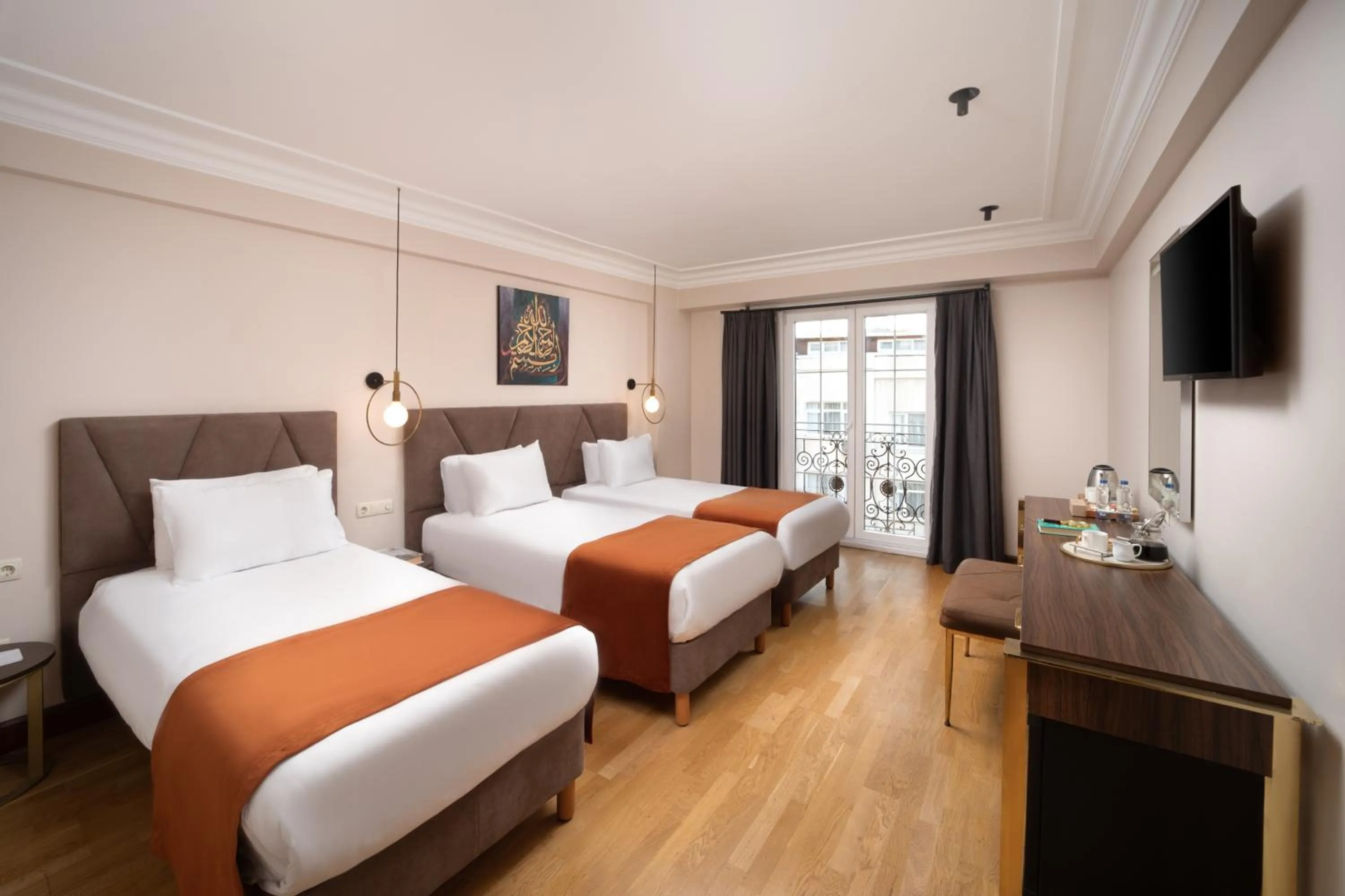 Photo of the whole room, Bed in Recital Park Hotel