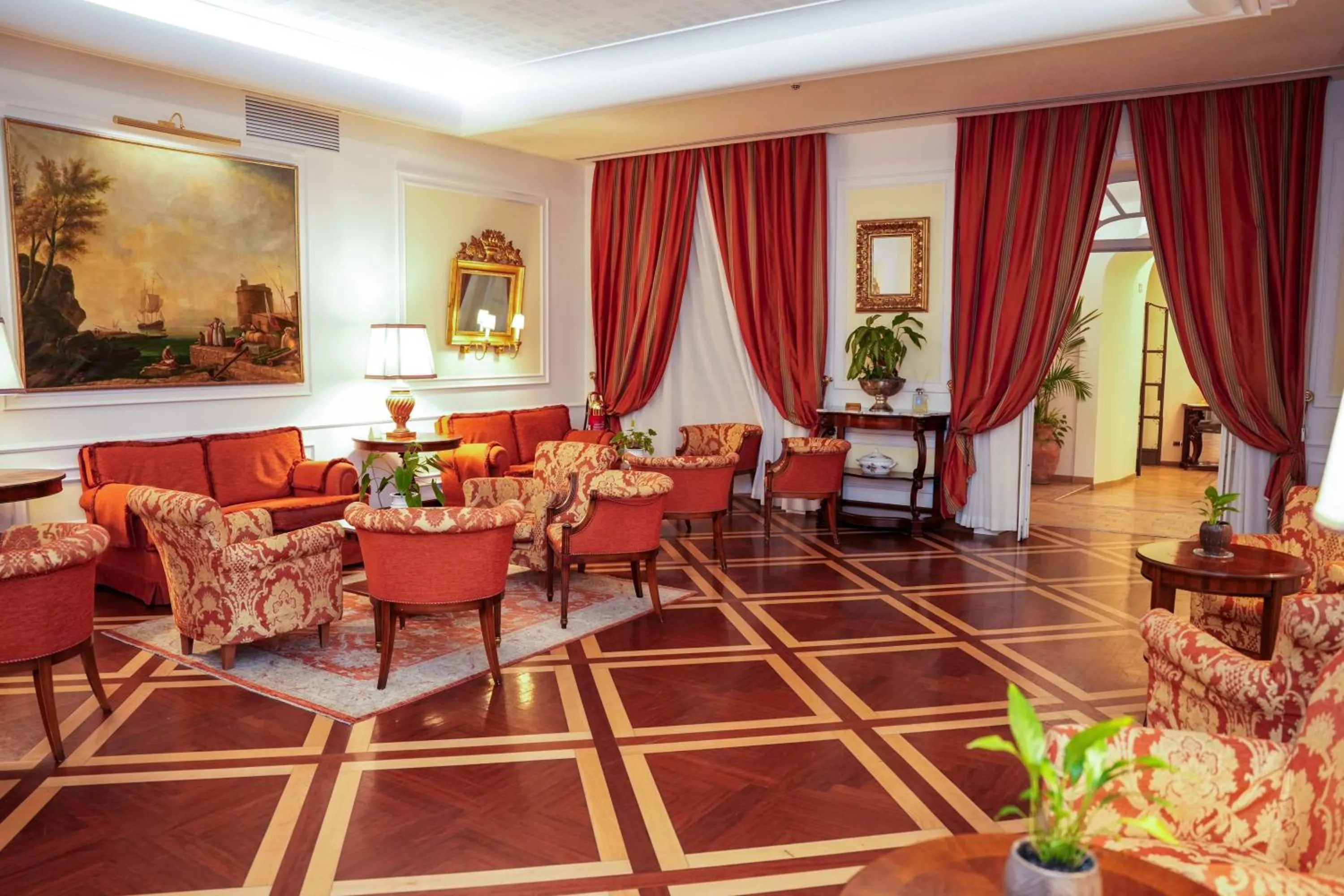 Communal lounge/ TV room in Palazzo Alabardieri